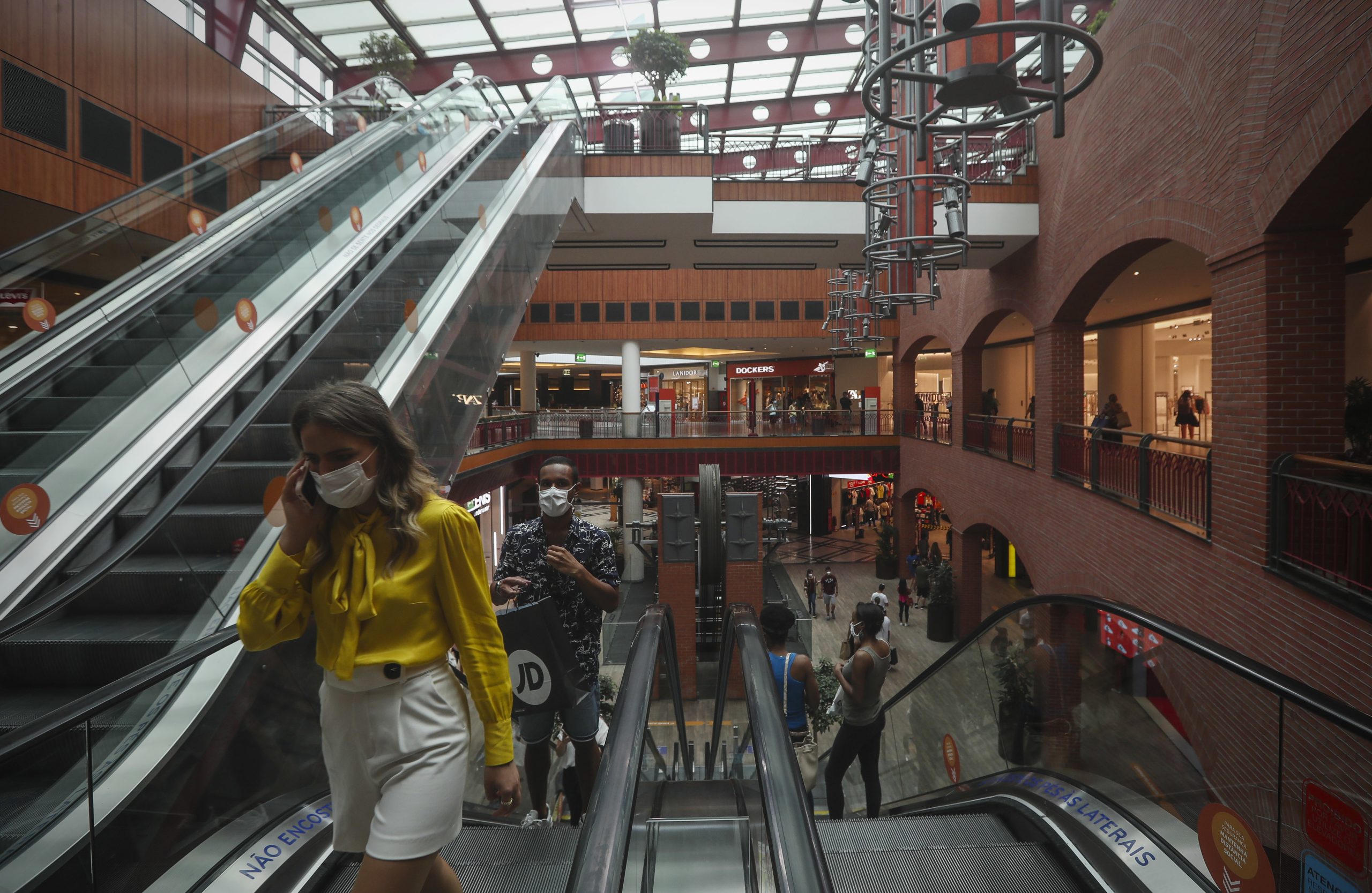 APCC revela que encerraram 200 lojas em centros comerciais em 2020, um valor anual recorde