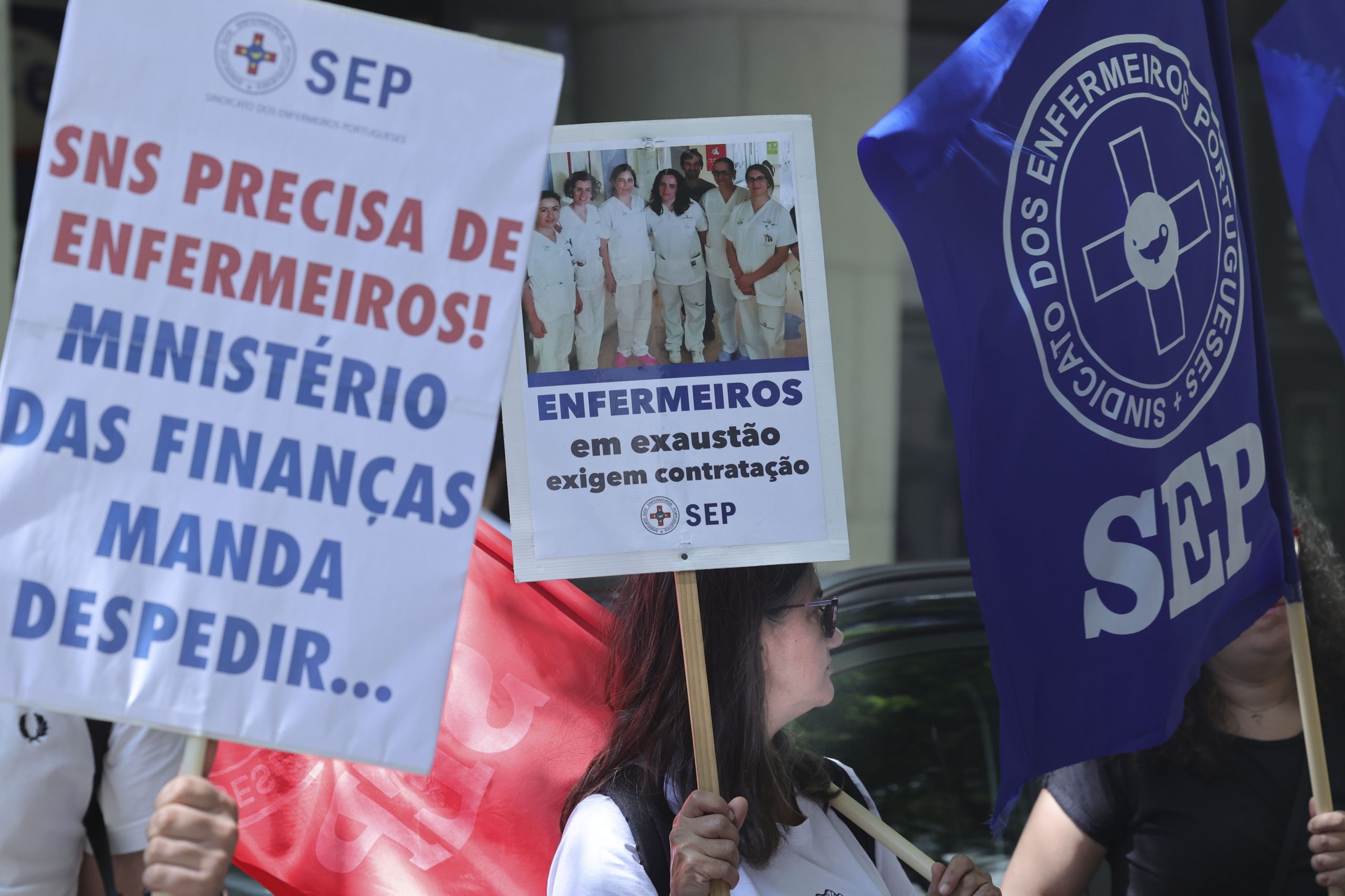 Greve: Centros de saúde com “muito poucos” enfermeiros e blocos operatórios a responder apenas a urgências