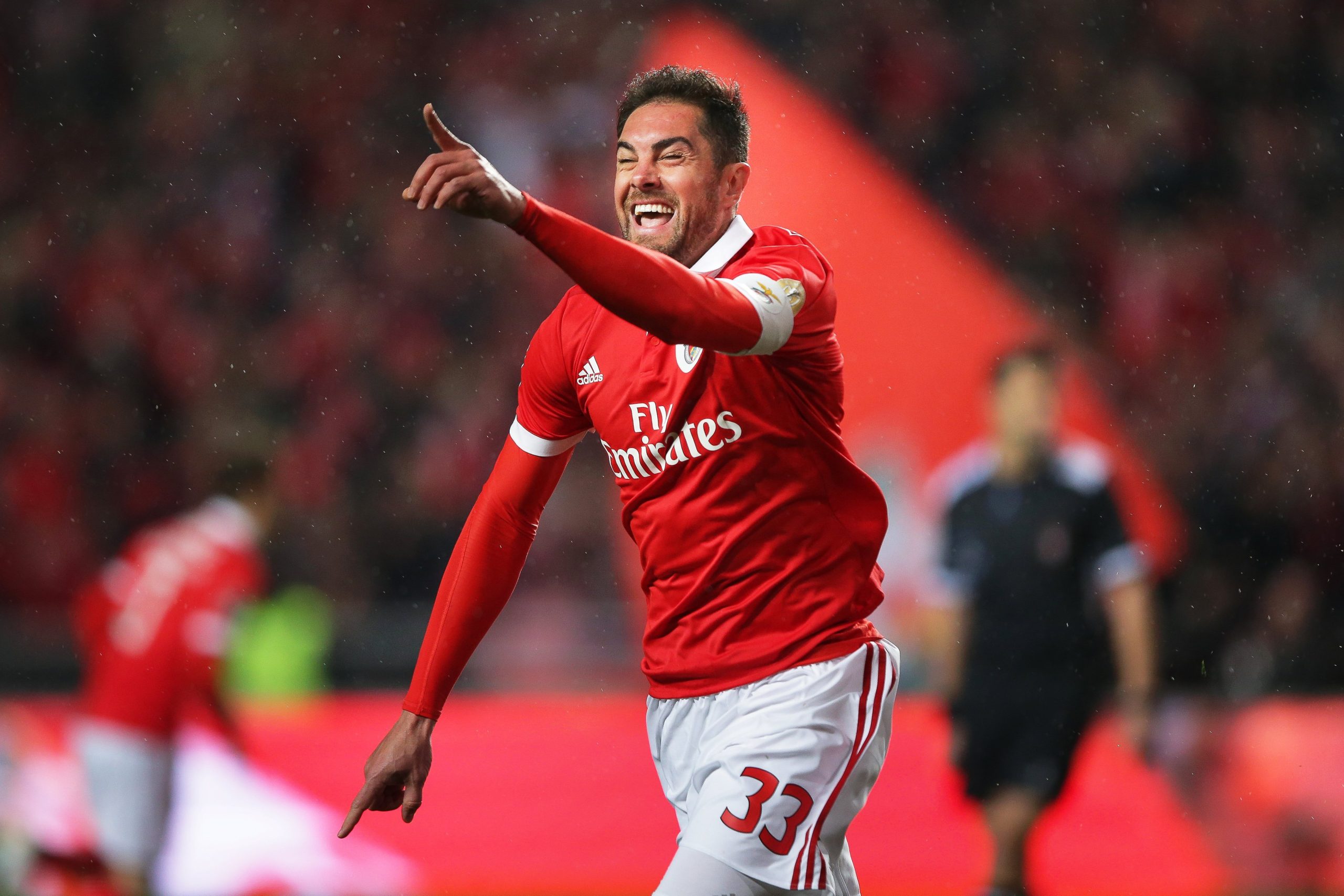 Jardel regressa aos convocados do Benfica. Conti fica de fora