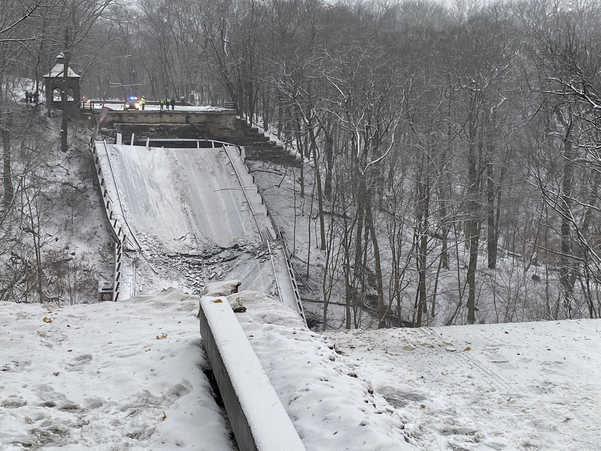 Ponte colapsa em Pittsburgh, horas antes de Joe Biden visitar a cidade