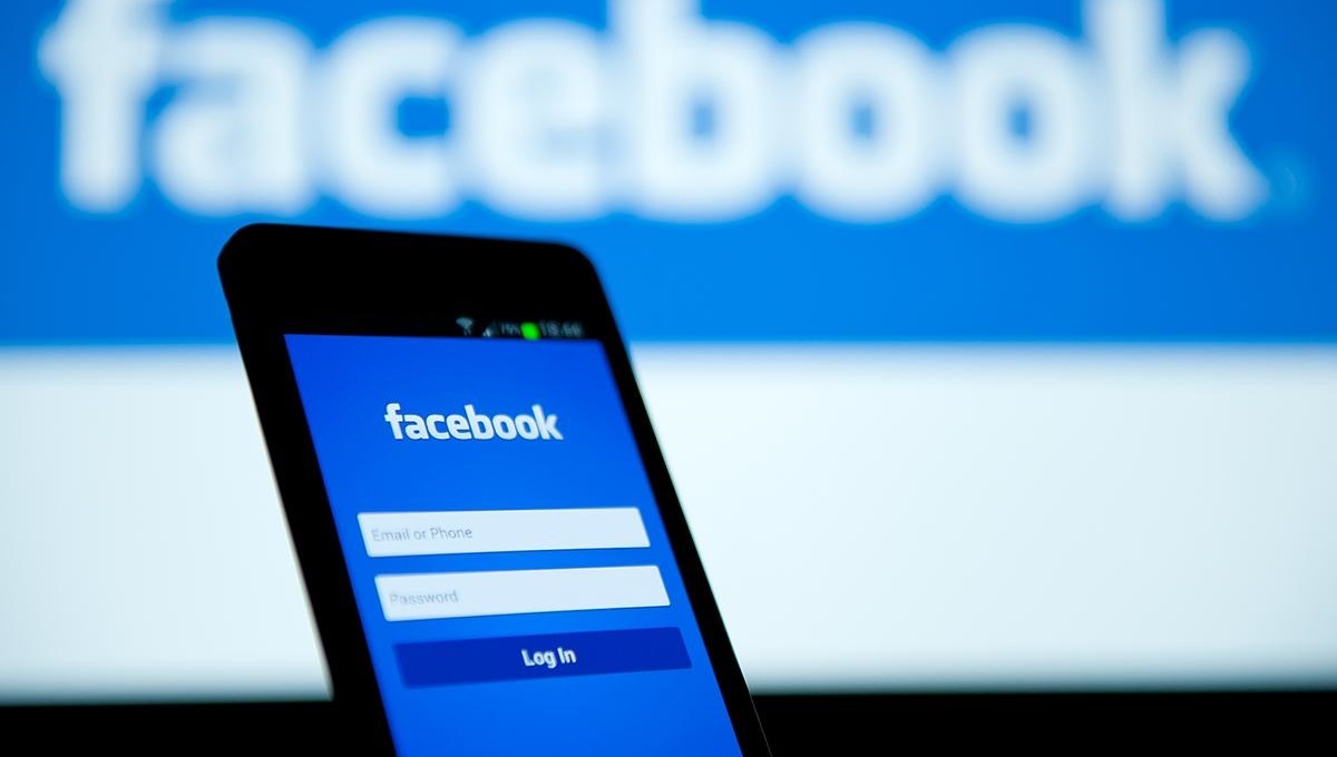Facebook volta a apagar centenas de contas ligadas à Rússia