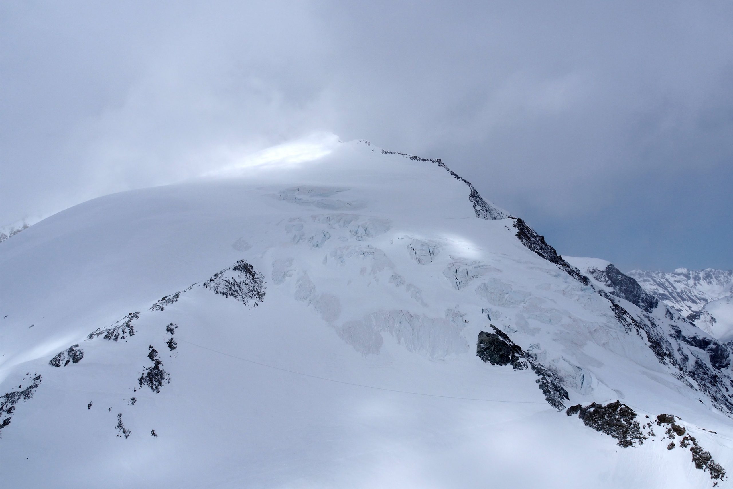 Quatro caminhantes morrem por hipotermia nos Alpes suíços
