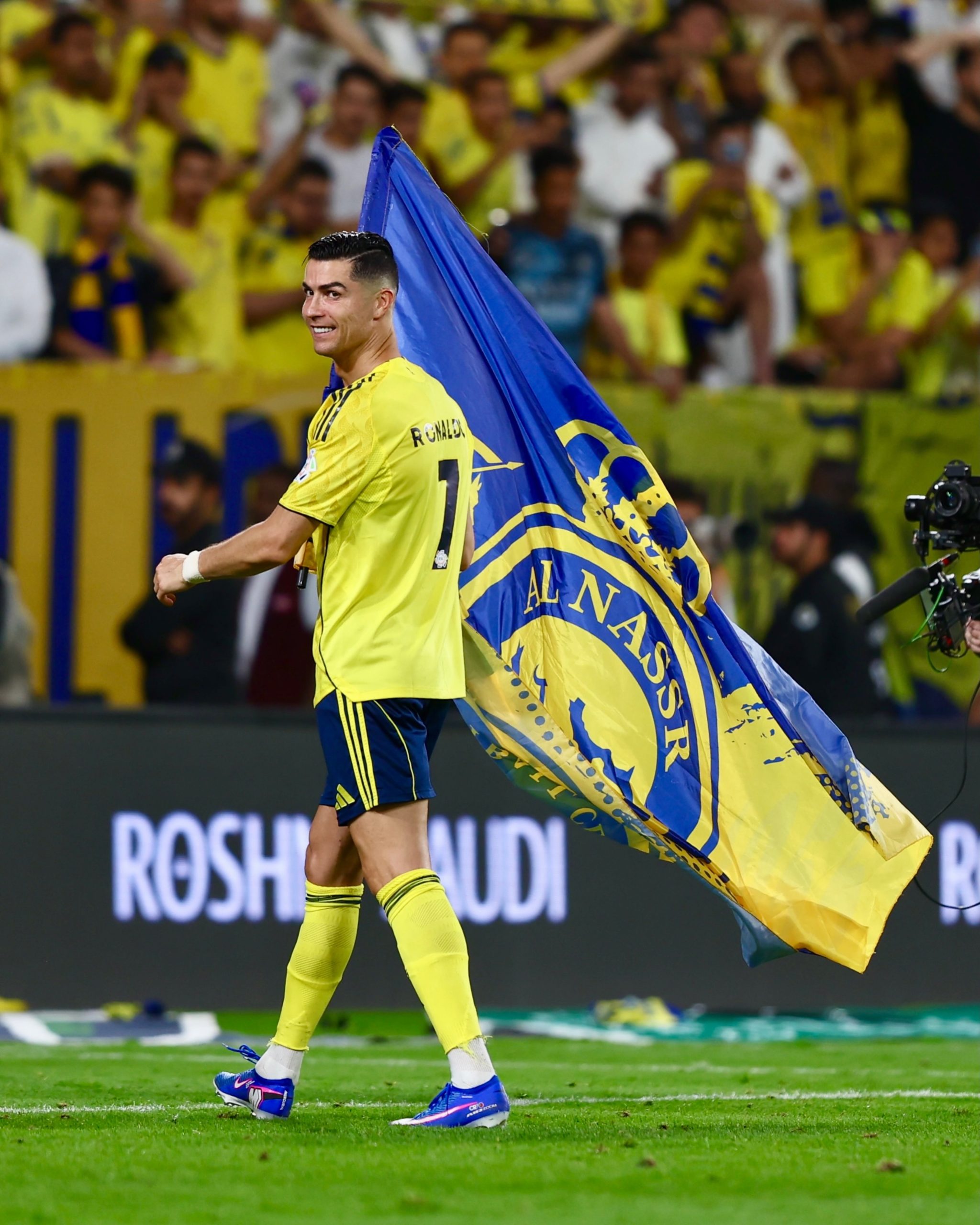 Ronaldo recusou o próprio salário até colegas receberem o que lhes deviam
