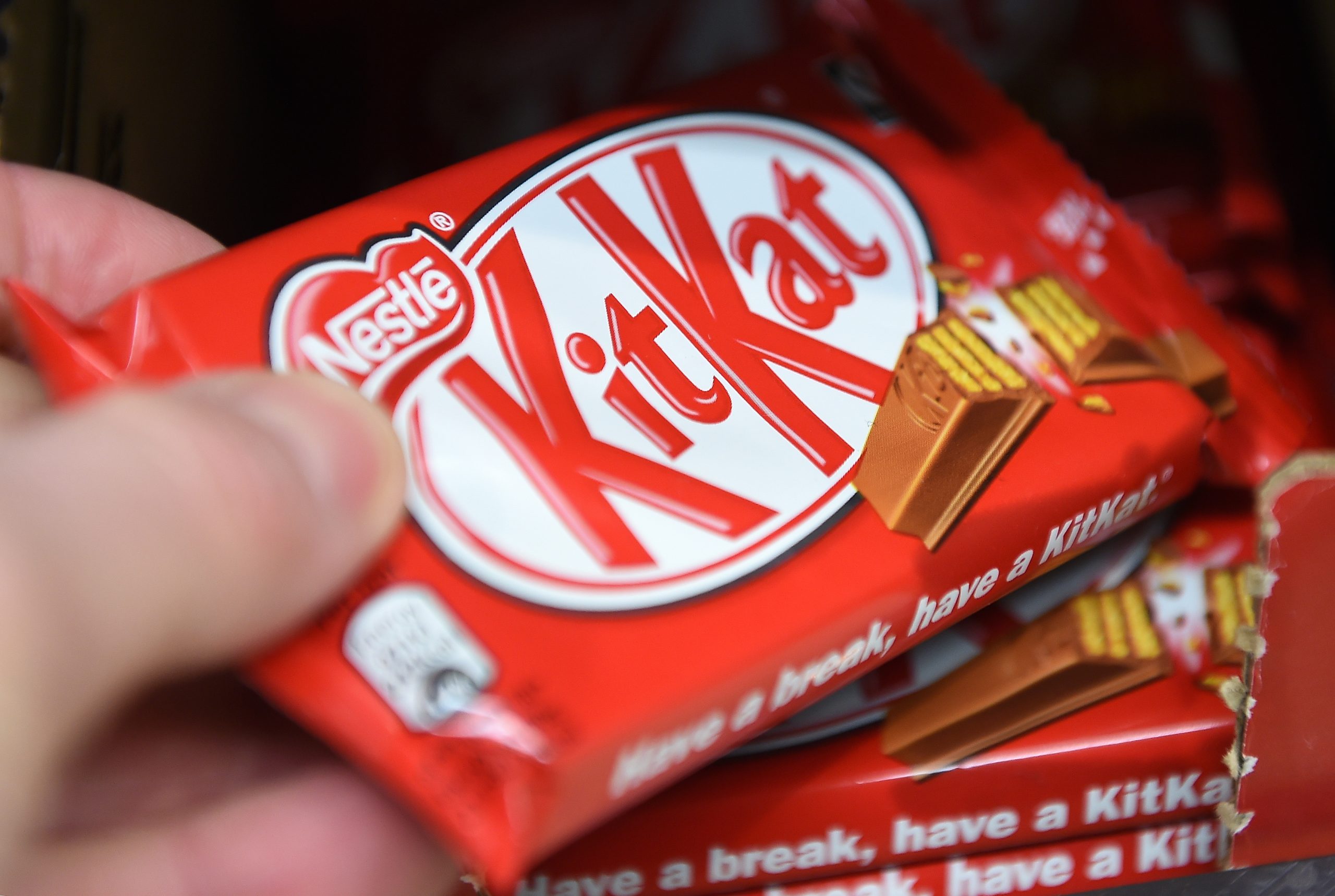 Cerca de 410 mil barras de chocolate KitKat, com destino à Europa, roubadas
