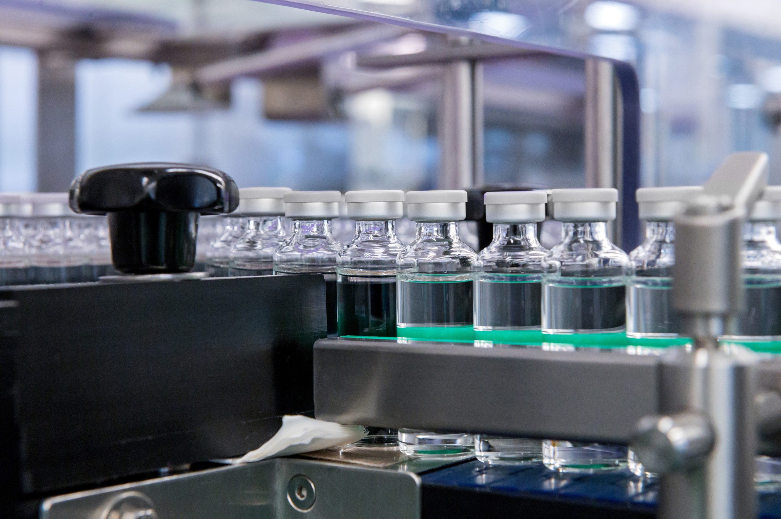 Francesa Sanofi vai enfrascar vacinas das concorrentes Pfizer e BioNTech