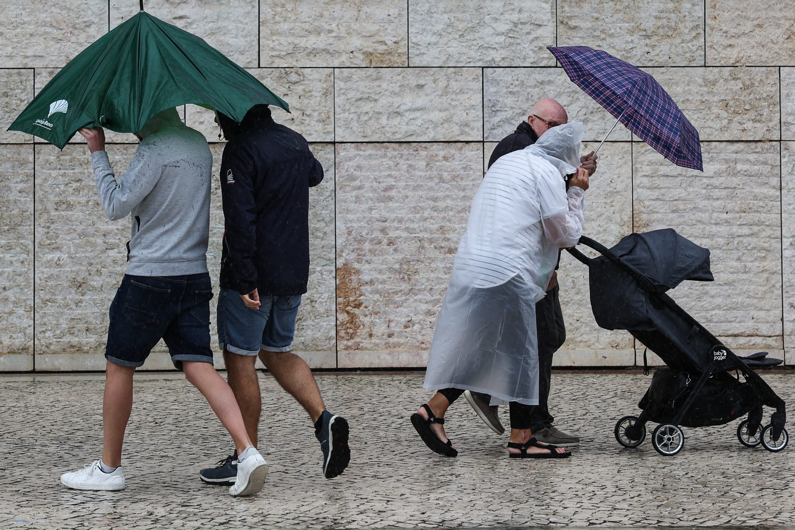 Proteção Civil prepara sistema para “atenuar” picos de chuva e cheias no Algarve e Alentejo
