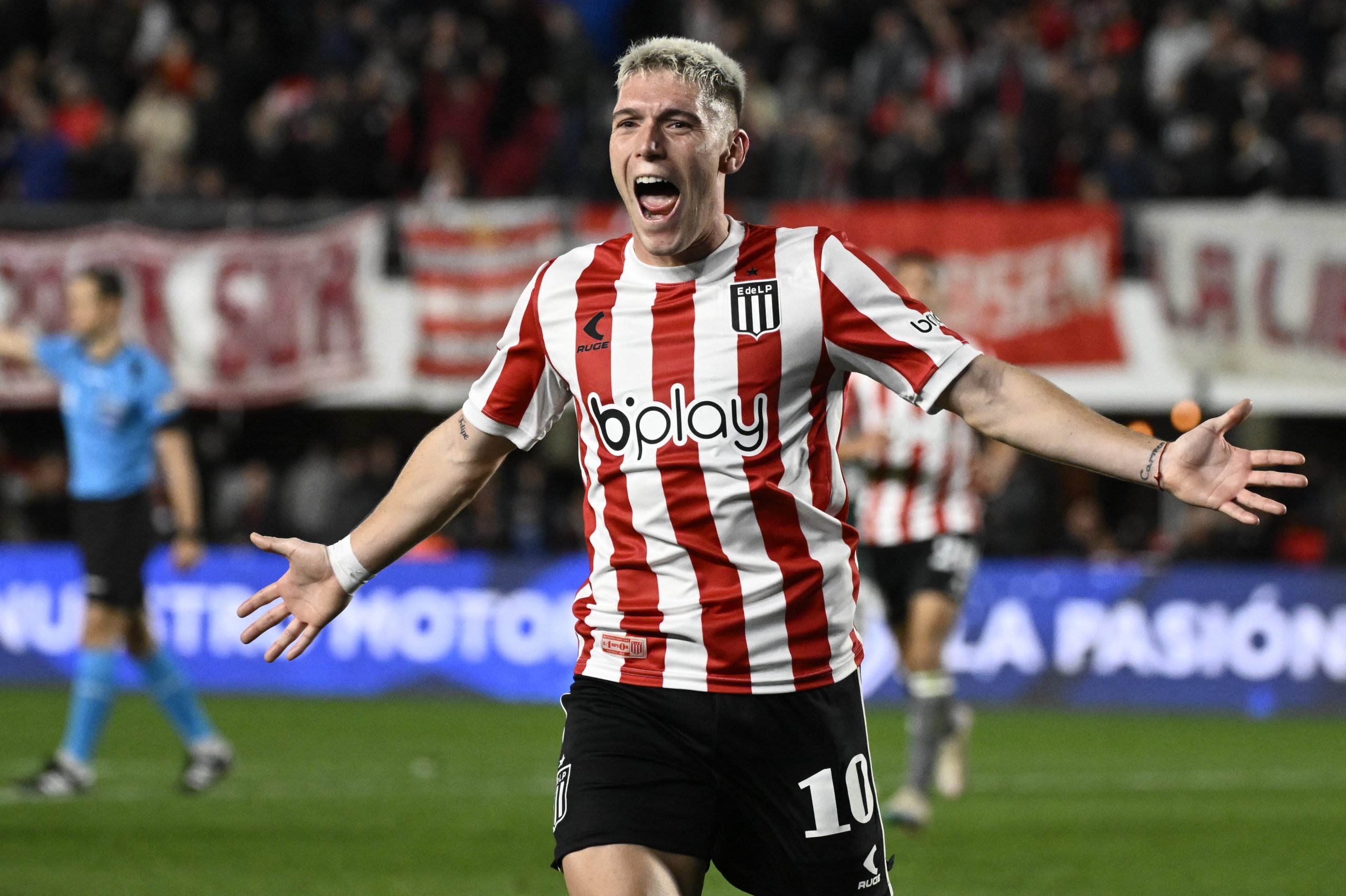 Benfica contrata Rollheiser ao Estudiantes em empréstimo com opção de compra