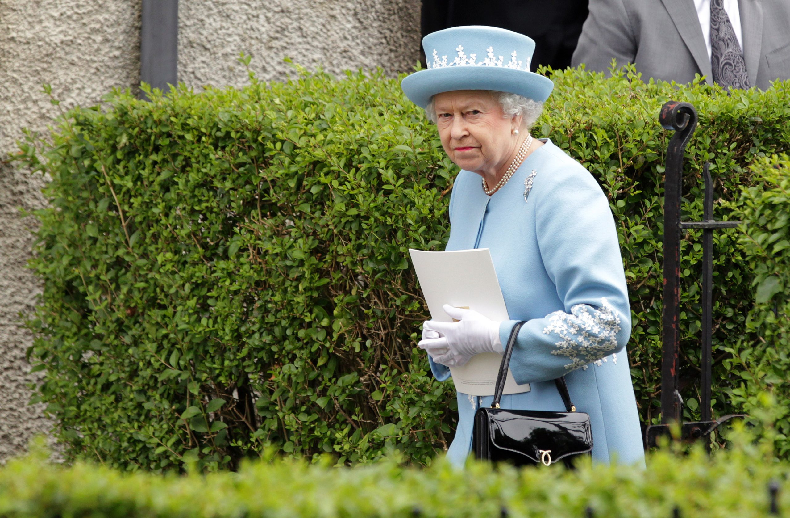FBI revela plano secreto para assassinar Isabel II nos anos 80