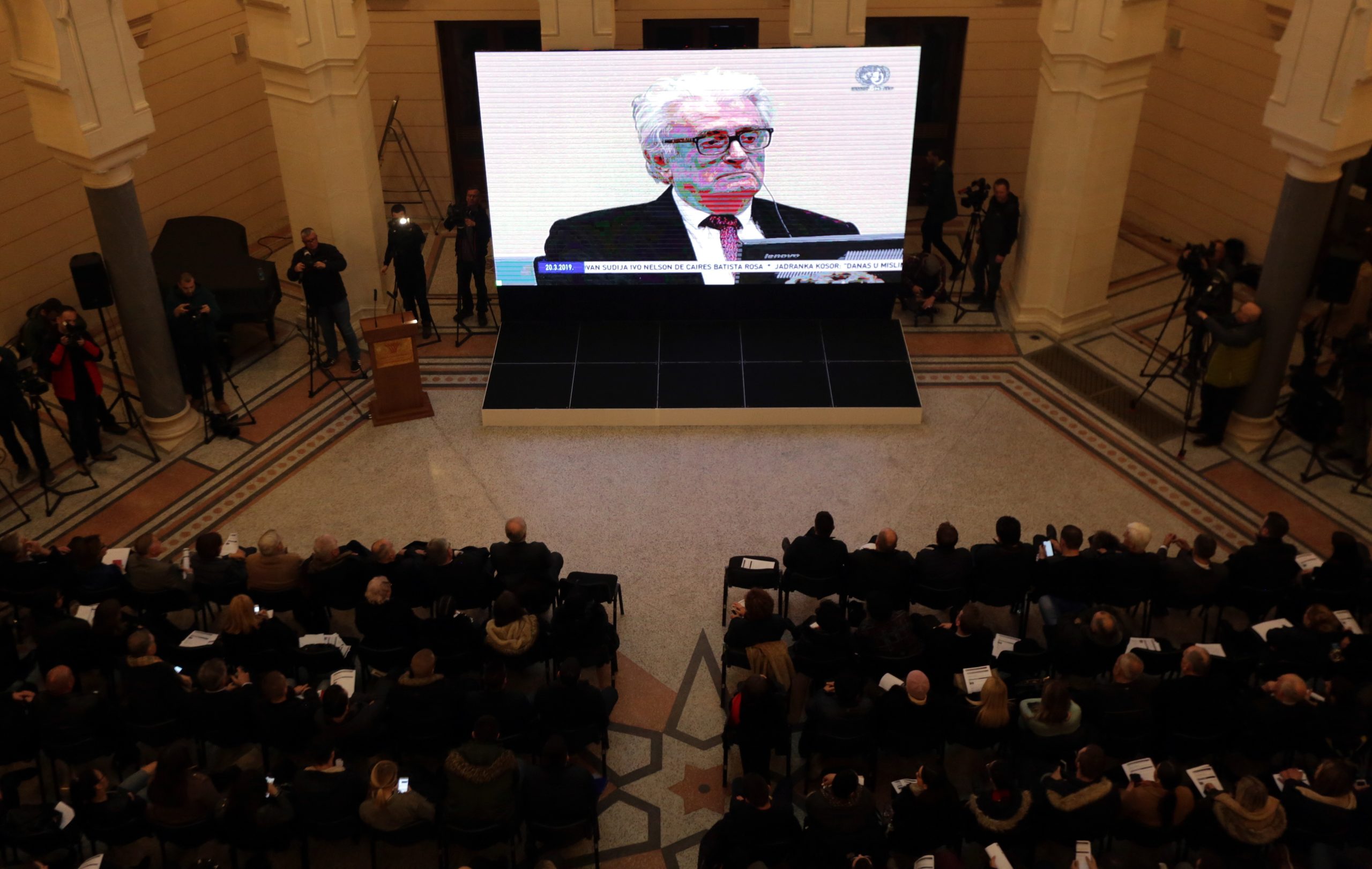 Radovan Karadzic impedido de recorrer da condenação a prisão perpétua