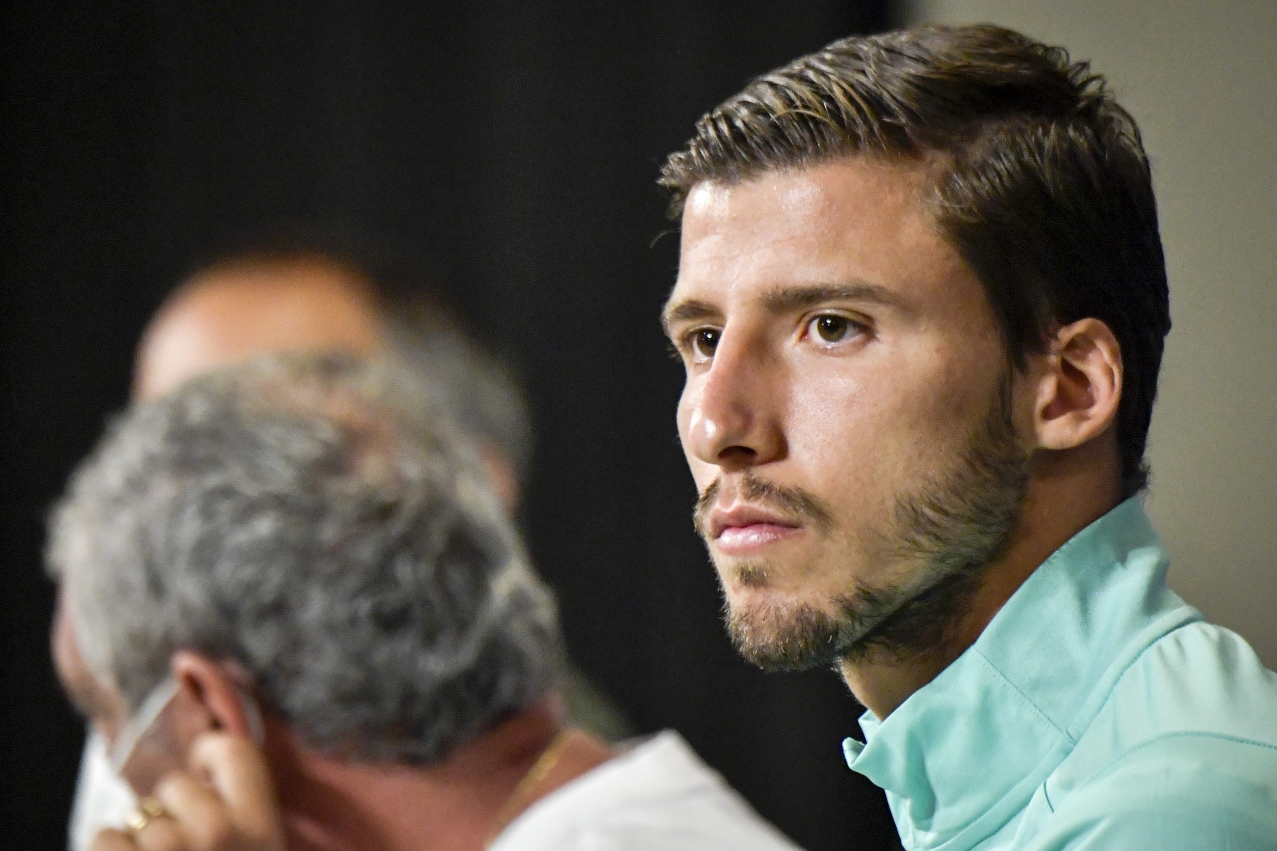 SL Benfica confirma a saída de Rúben Dias e a chegada de Otamendi