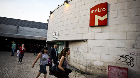 Deputados querem ouvir Governo e Câmaras sobre metro de Lisboa