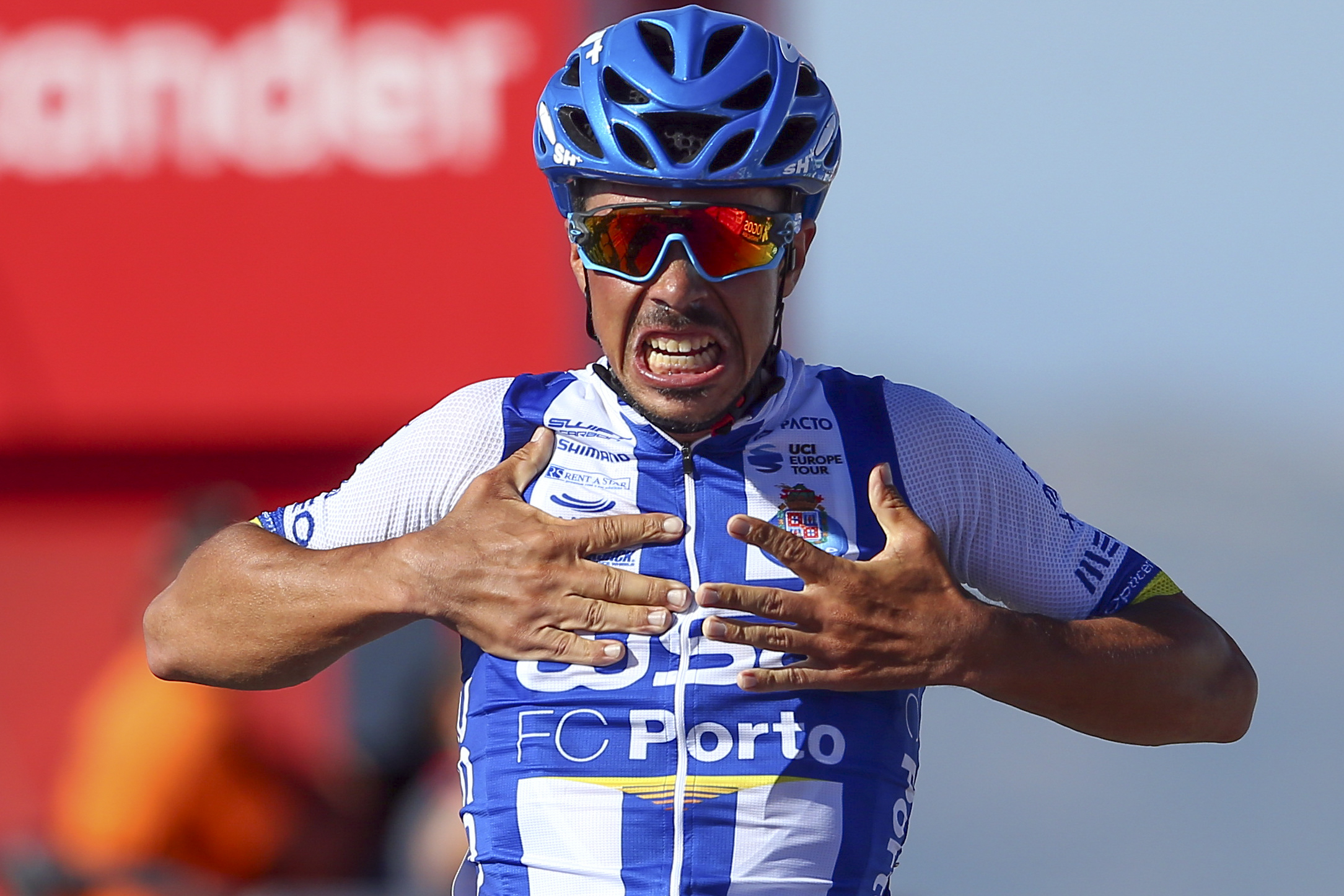 João Rodrigues vence na Torre e Gustavo Veloso reforça liderança da Volta a Portugal