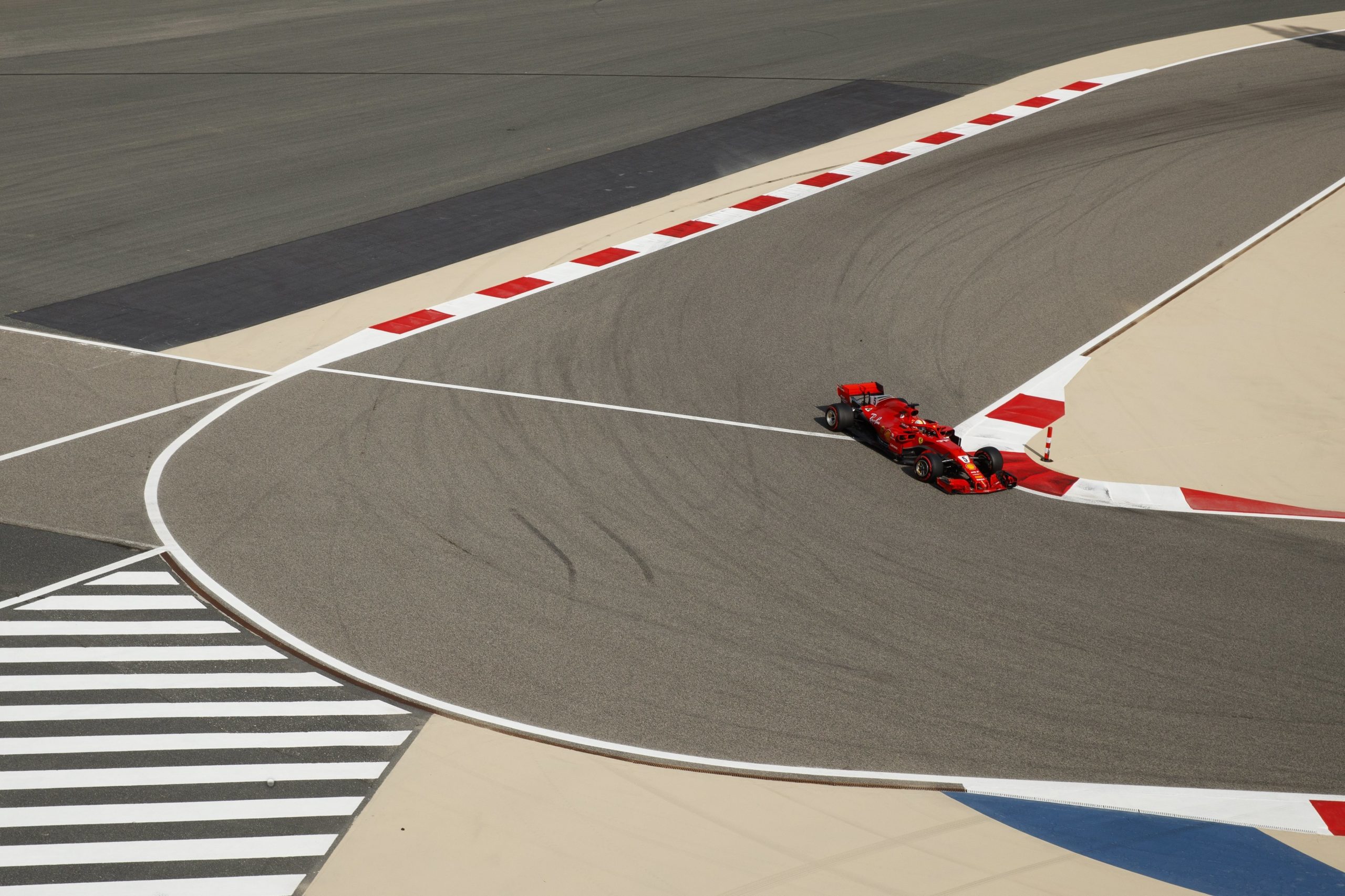 Sebastian Vettel conquista ‘pole position’ no Grande Prémio do Bahrain de F1
