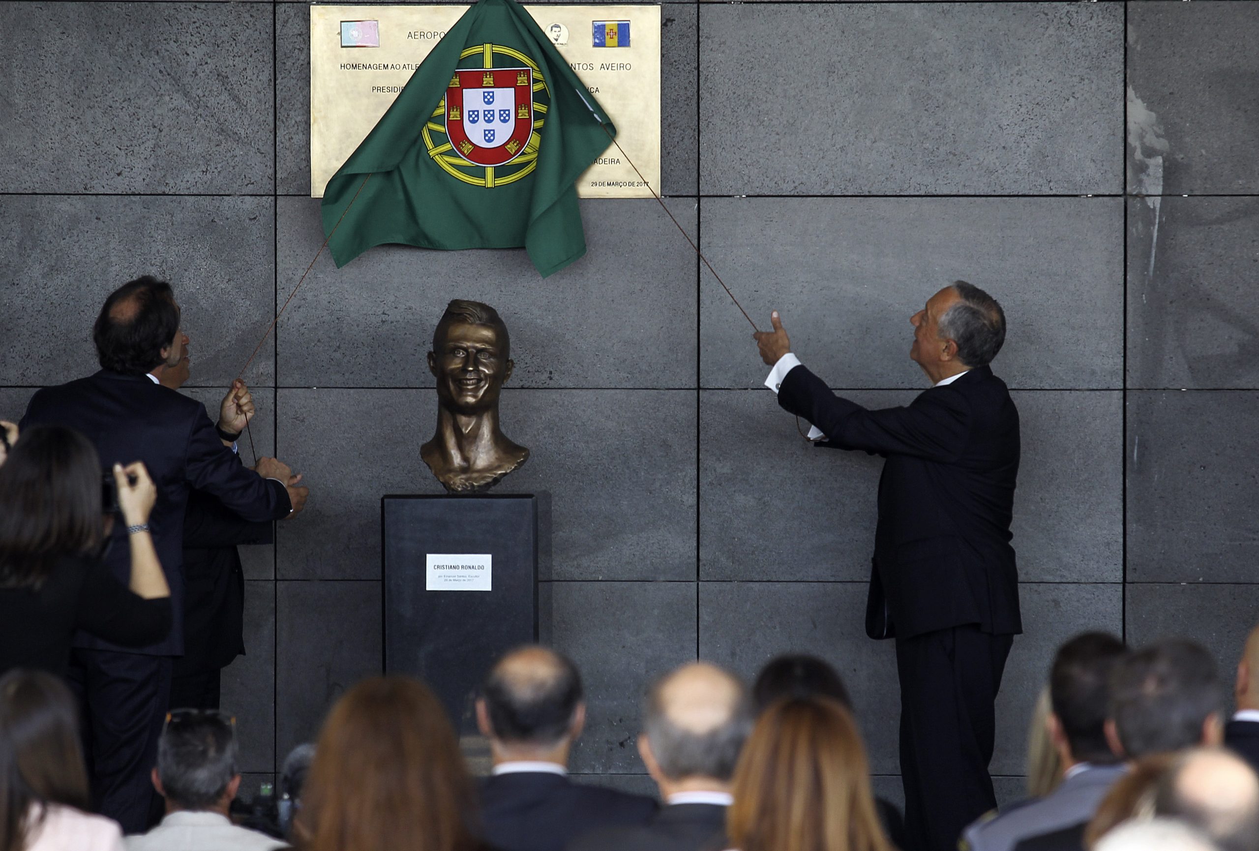 Lembra-se do busto de Ronaldo? O seu autor vai ser presidente da junta