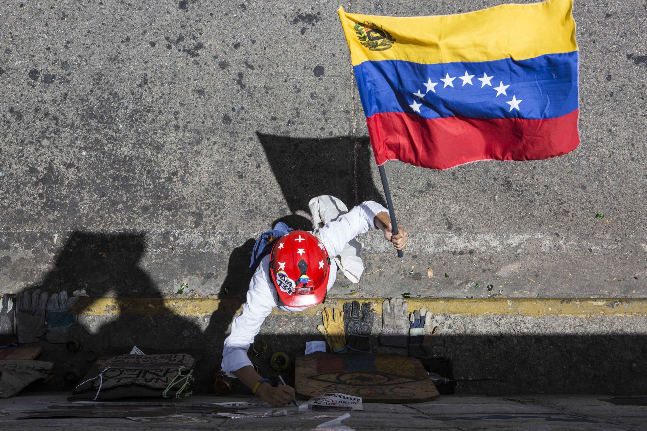 Ex-governador e opositor venezuelano morre na prisão