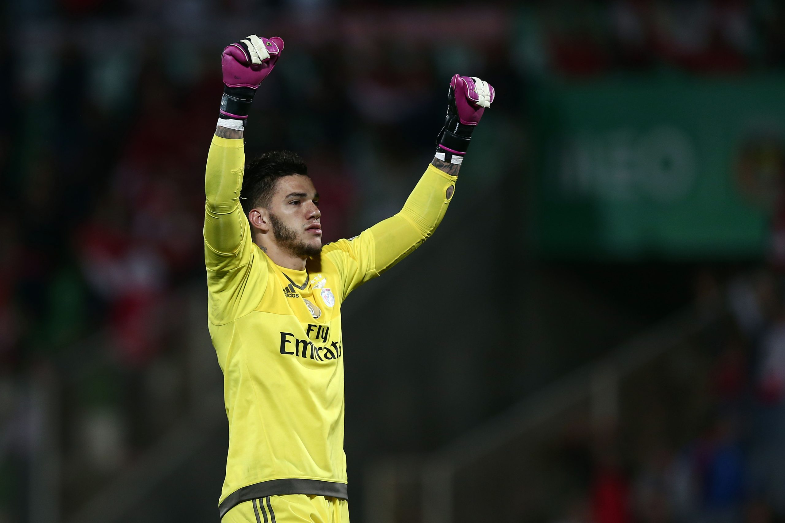 The Guardian escolhe Ederson como um dos 5 jogadores mais interessantes do mercado
