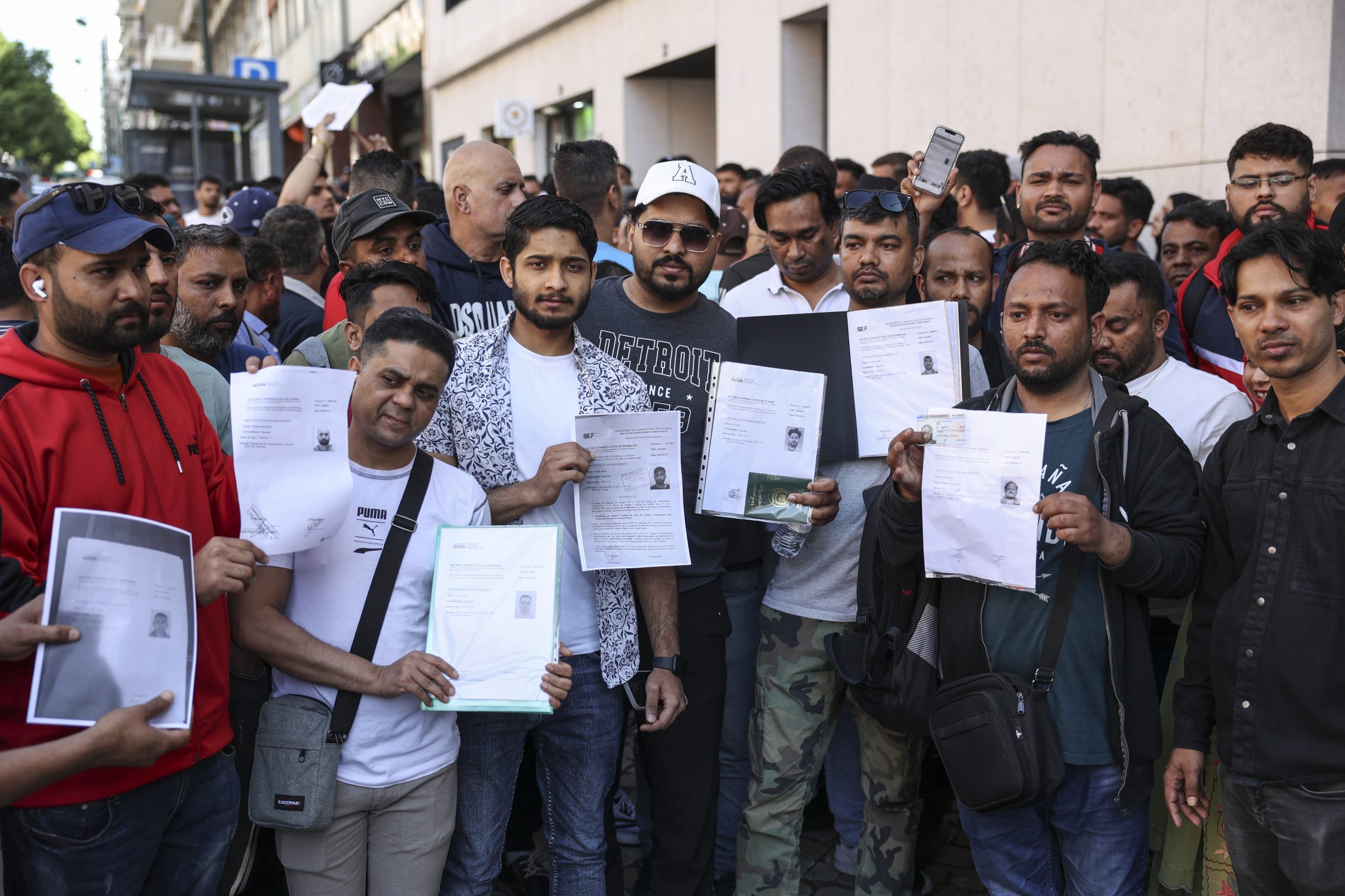 Maior associação de imigrantes do país convoca manifestação contra “políticas de assimilação”