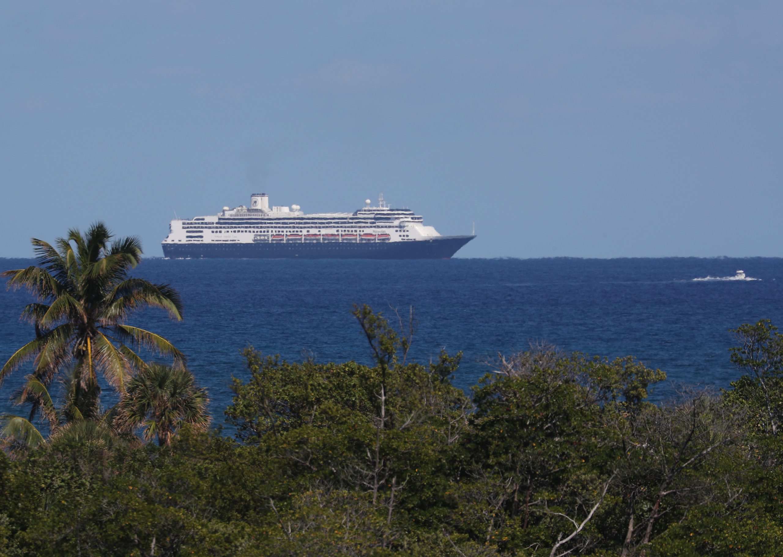 “Agora vamos sentir falta do barco”. Navio que transporta doentes com coronavírus autorizado a atracar na Florida