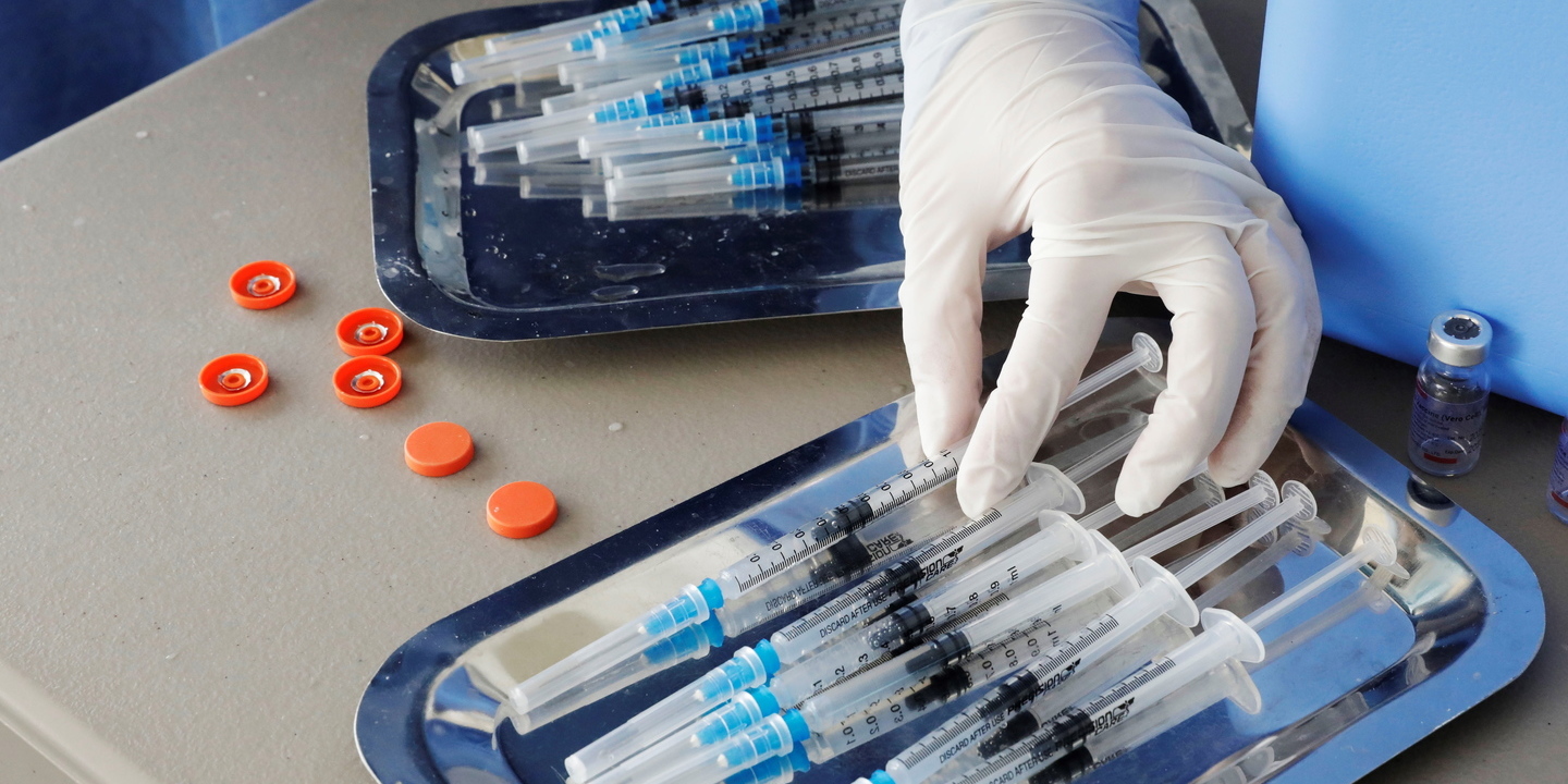 Covid-19: Regulador da UE estima decisão sobre terceira dose da vacina no início de outubro