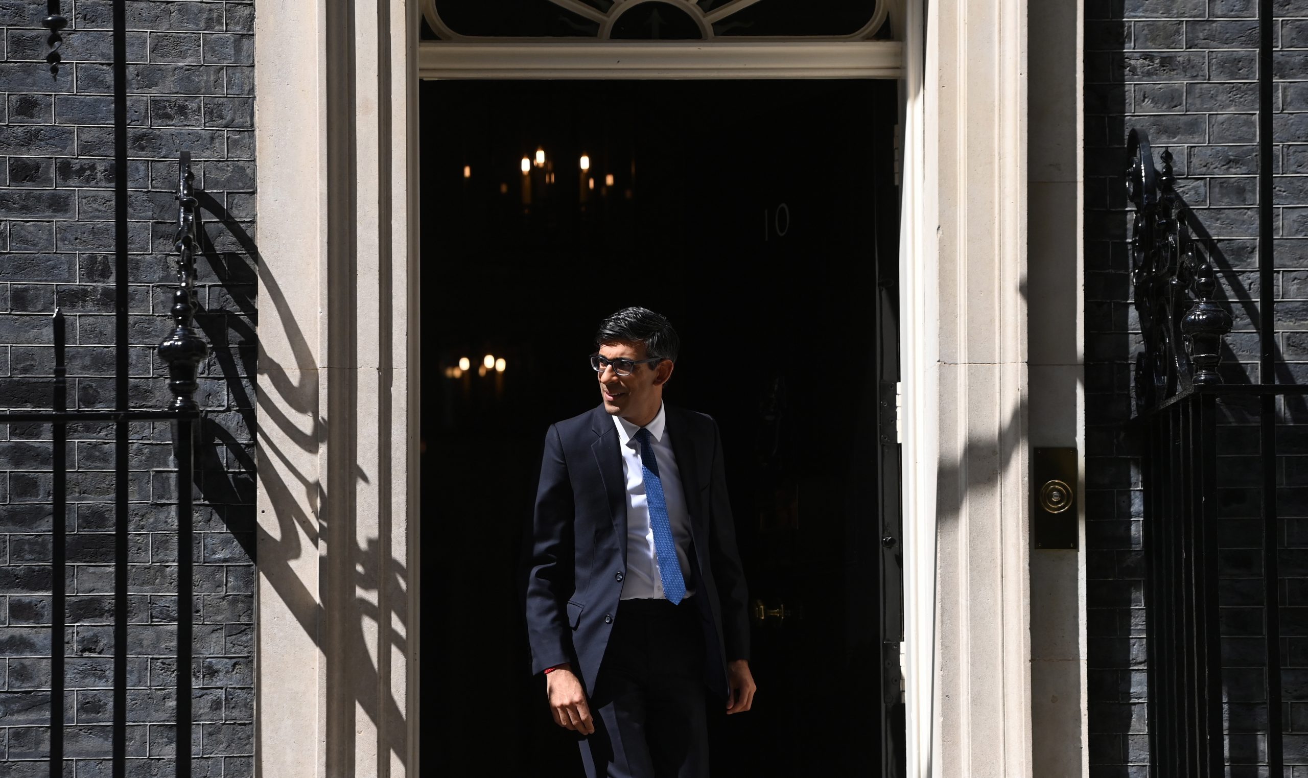 Governo britânico aceita aumentar salários da função pública até 7%