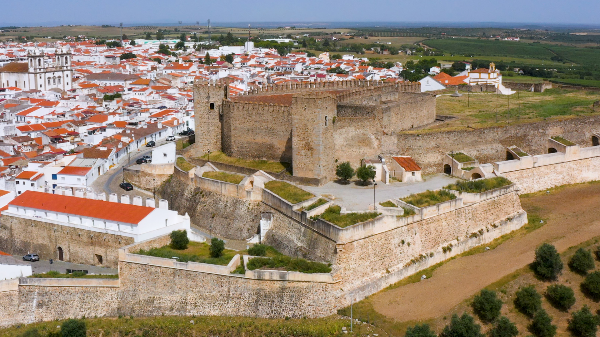 “O Resto é Paisagem” foi até Campo Maior, vila “leal e valorosa” que enfrentou franceses e onde flores se fazem sempre que o povo quer