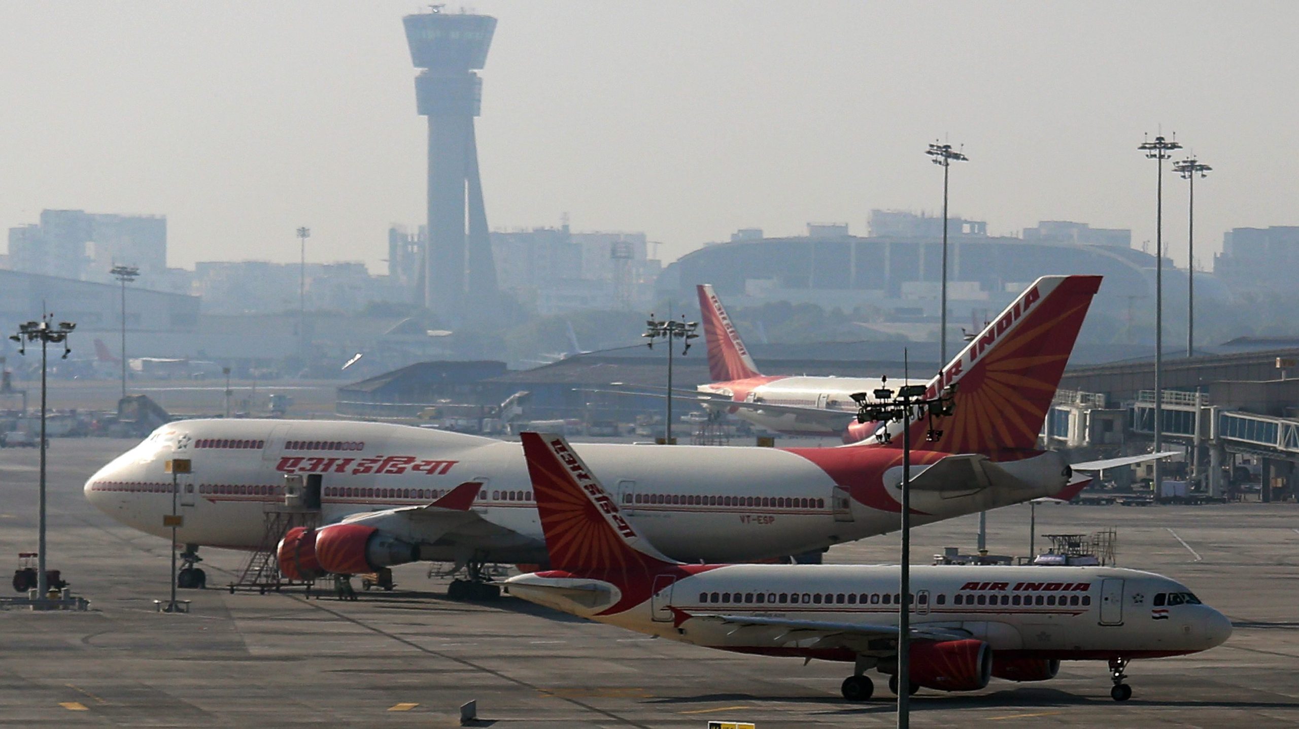 Volta ao mundo de avião bate recorde. Só com mulheres