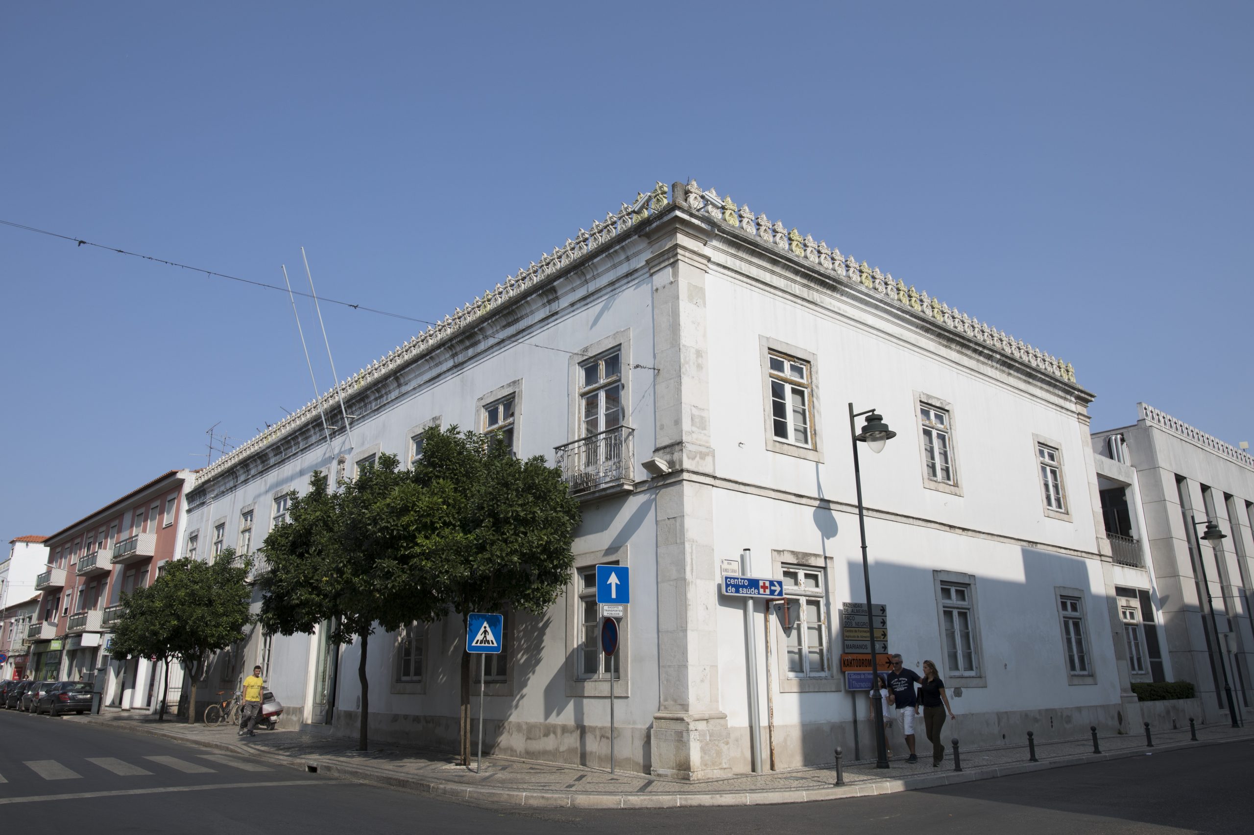 Covid-19: Autarca de Almeirim pede vacinação “já” acima dos 60 anos nos concelhos de risco
