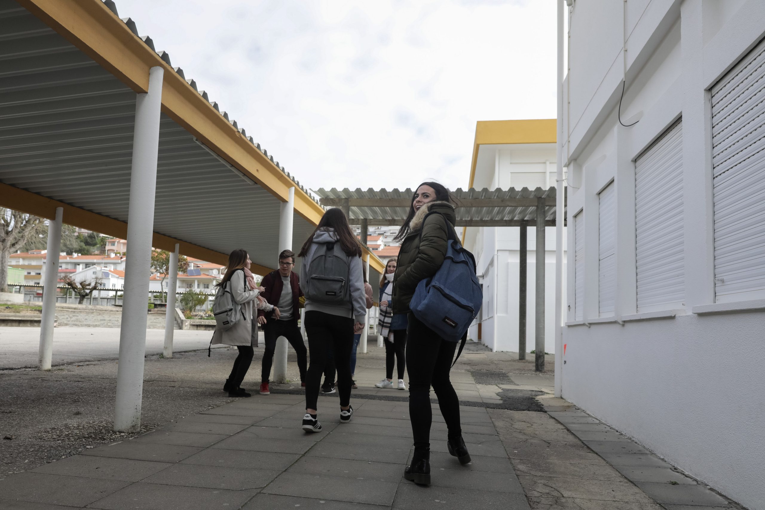 Pais pedem ao Governo mudança legislativa para que greve de docentes não afete alunos