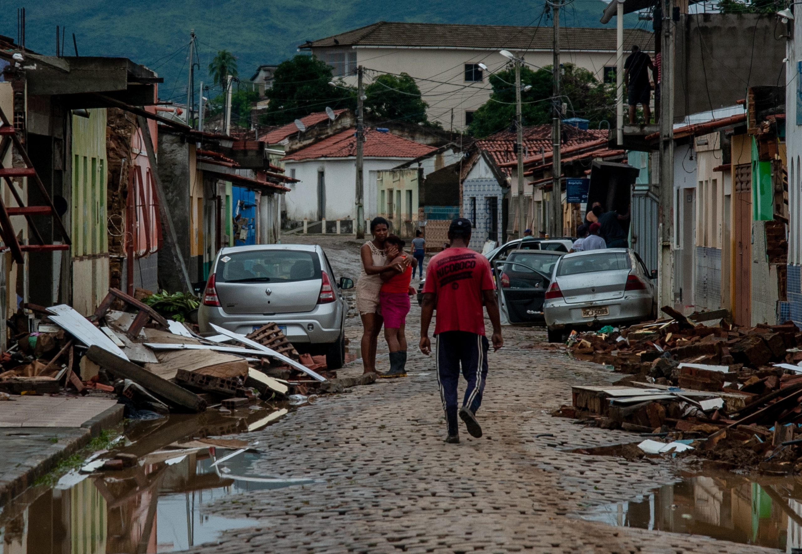 Brasil: Com 20 mortos e mais de 60 mil deslocados, a Bahia vive o seu ‘maior desastre’ com as cheias