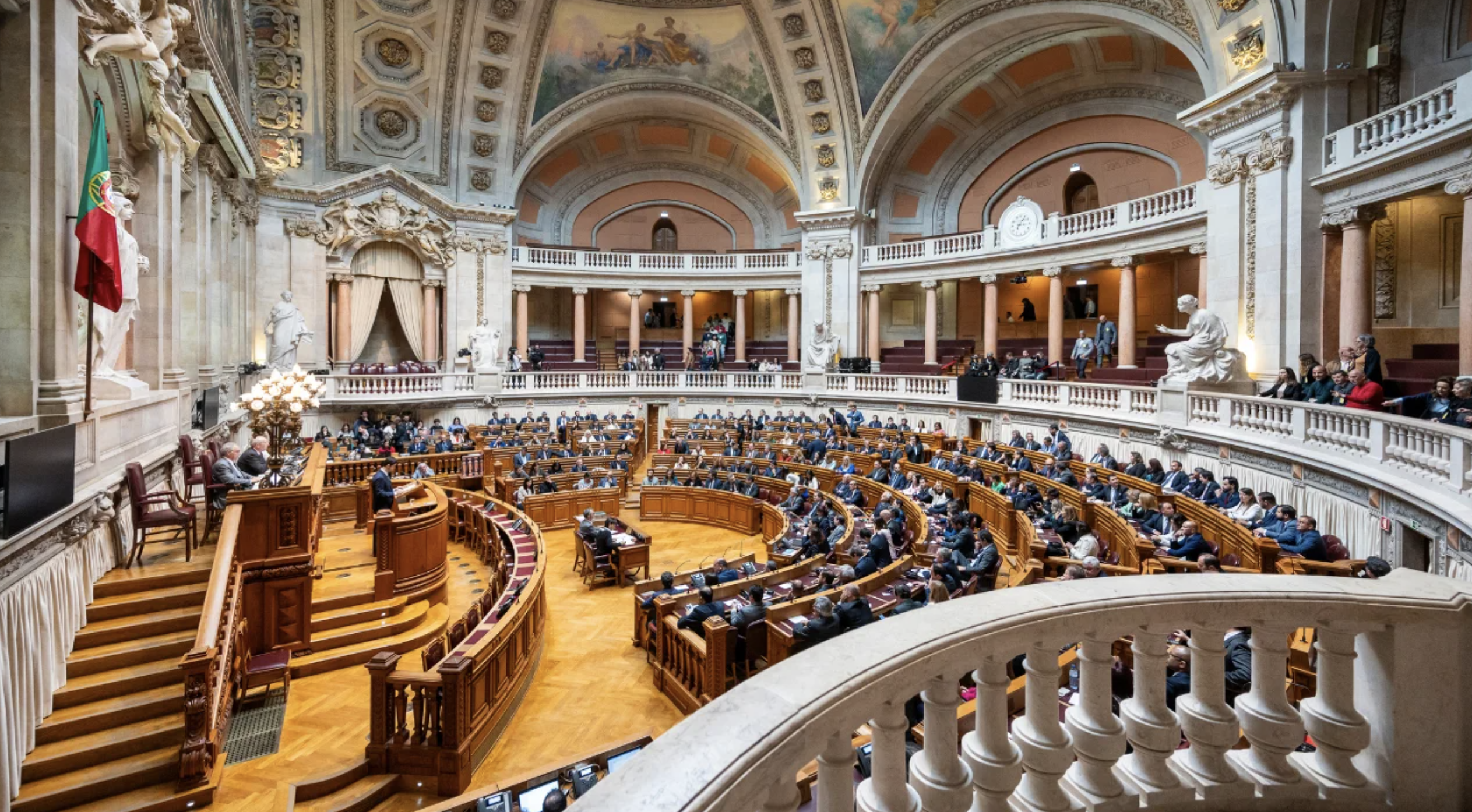 Nova IA portuguesa acompanha o Parlamento “ao minuto”