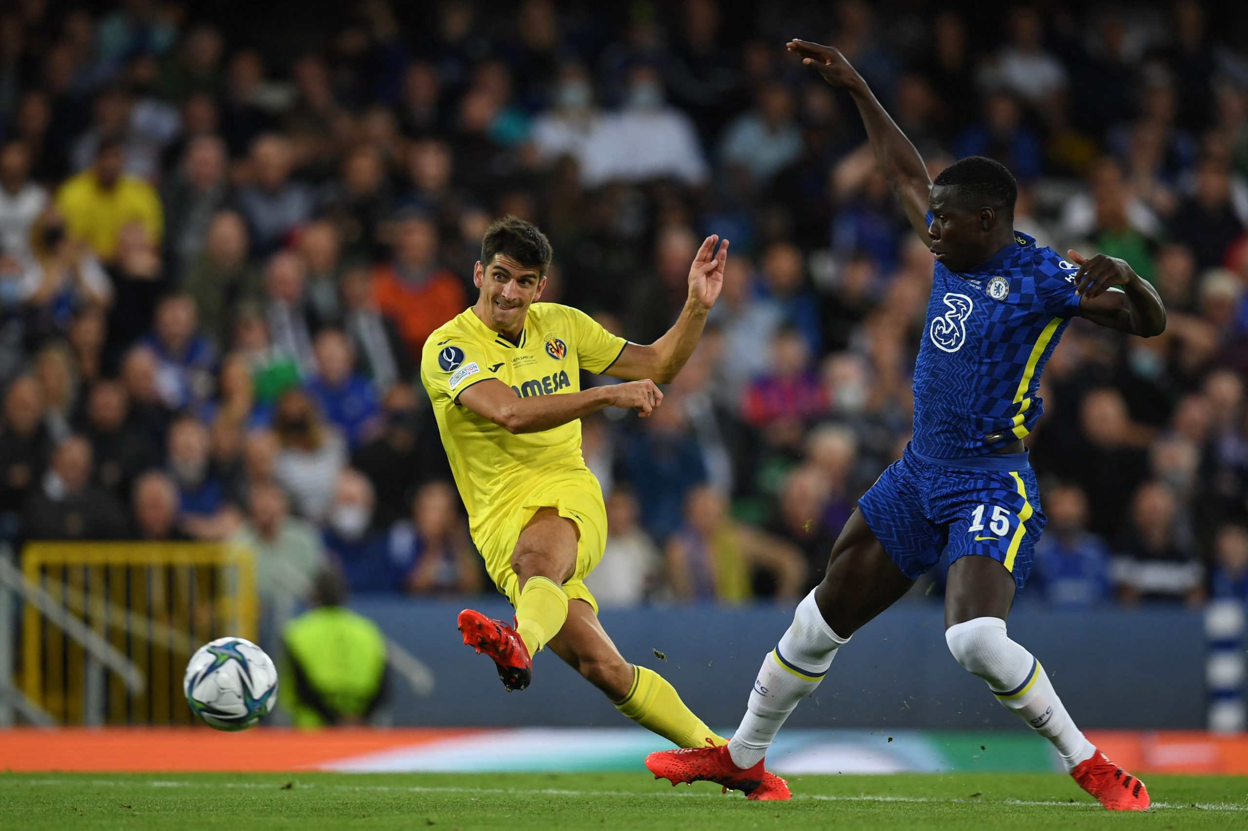 Gerard Moreno eleito melhor jogador da Liga Europa em 2020/21, Bruno Fernandes em segundo