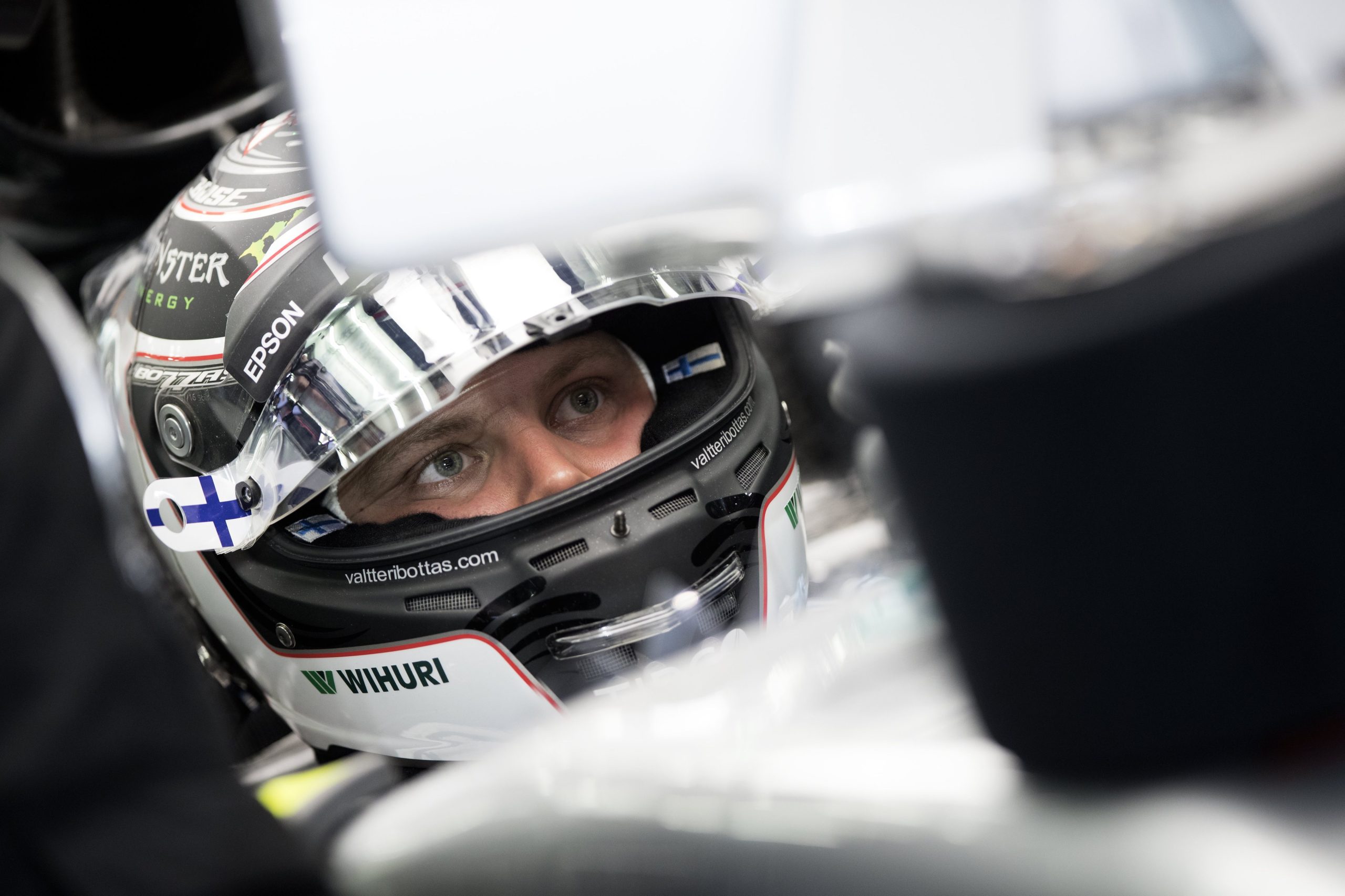 Valtteri Bottas “muito satisfeito” por vitória no final da temporada de Fórmula 1