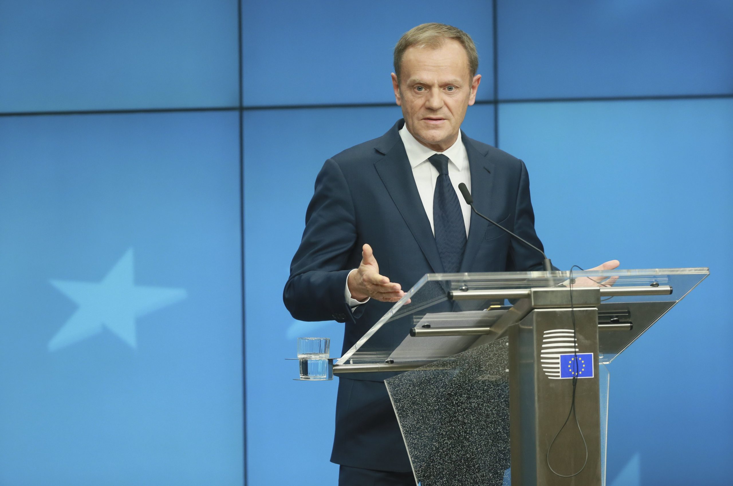 União Europeia convoca cimeira em abril para preparar Brexit