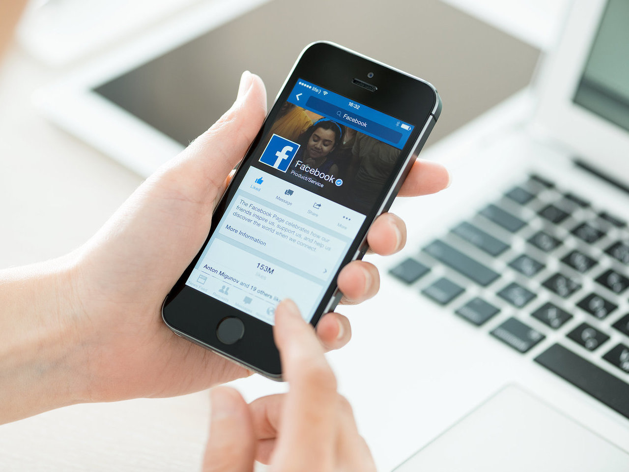 Facebook testa reprodução automática de vídeos com som