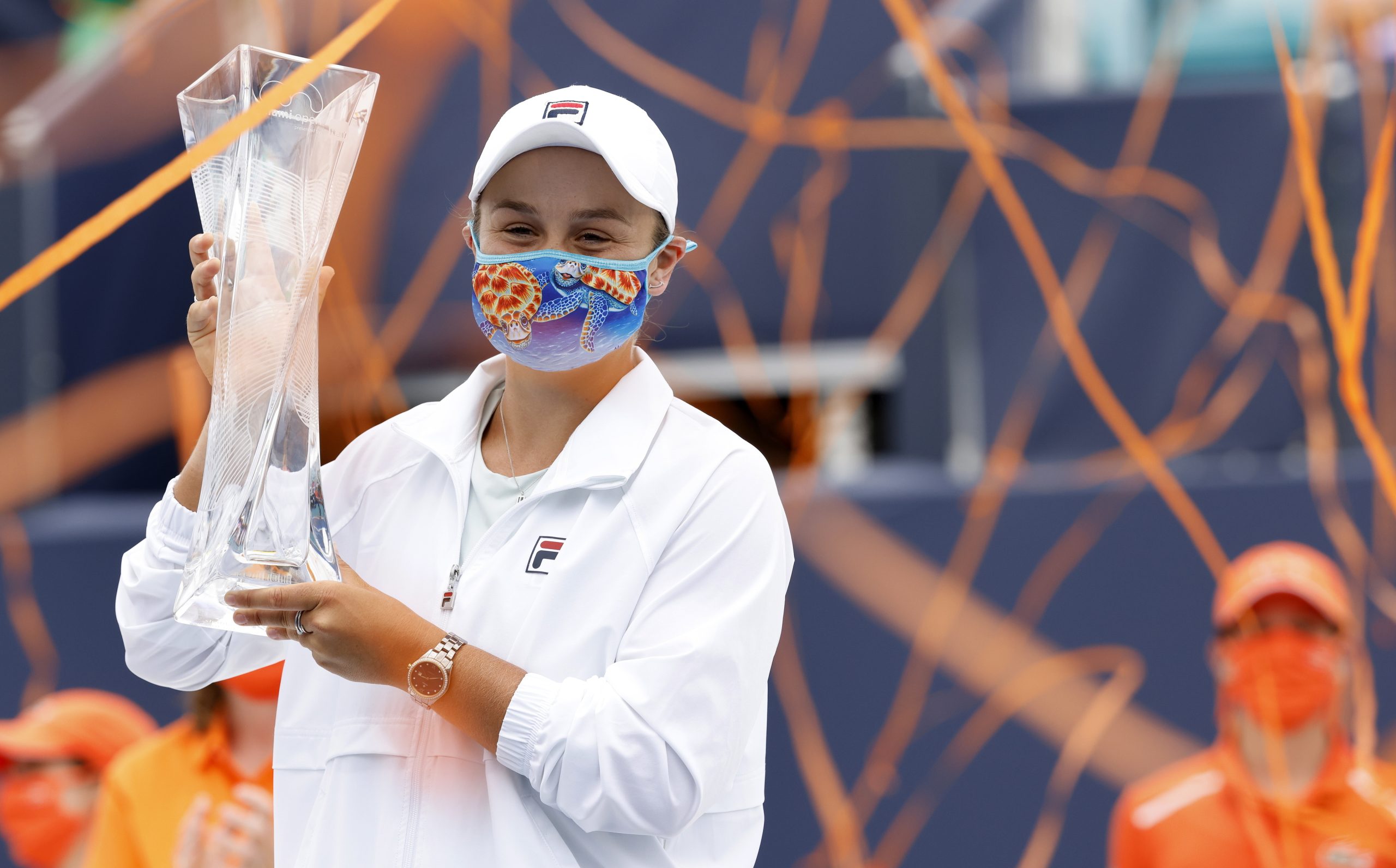 Ashleigh Barty revalida título em Miami após desistência de Bianca Andreescu
