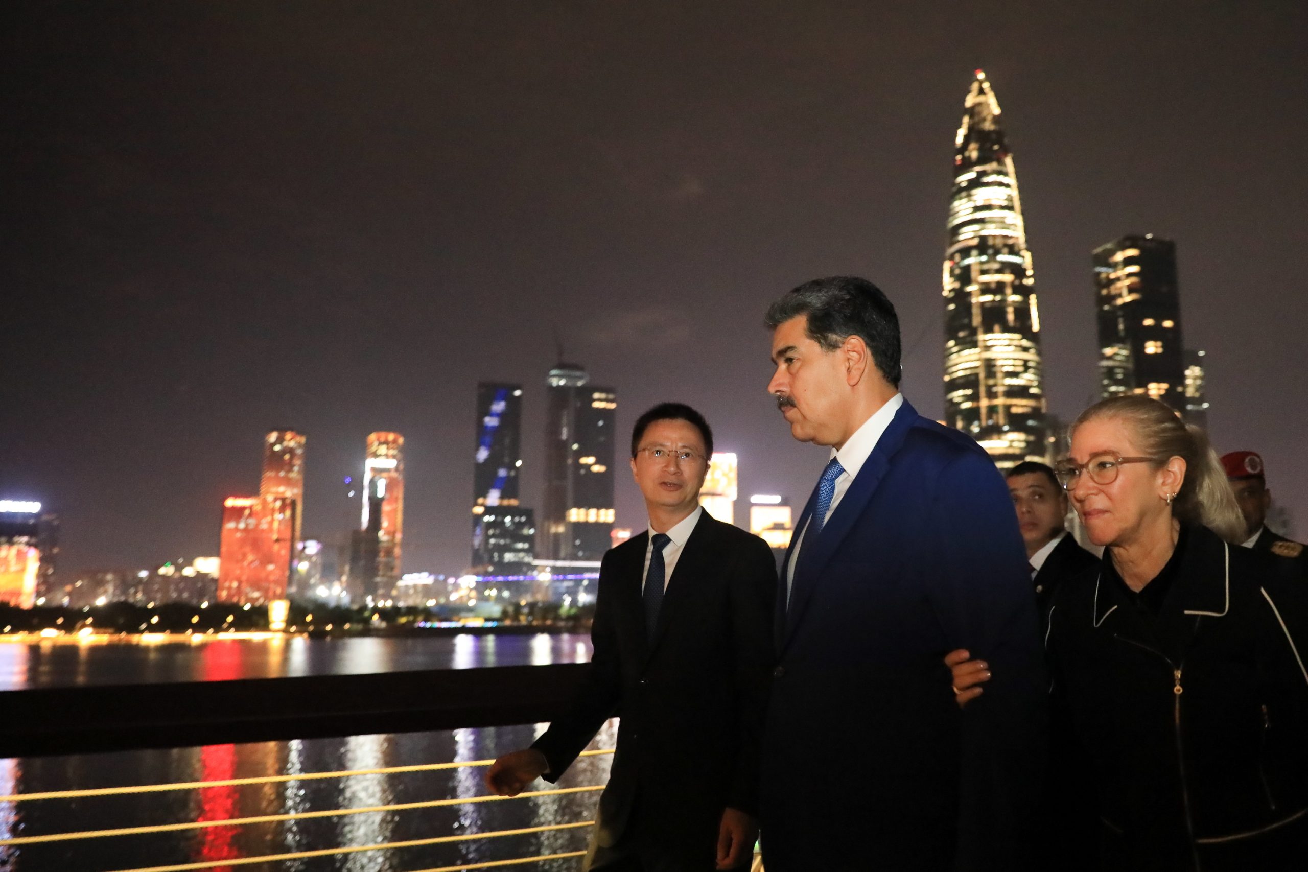 Maduro quer ajuda da China para inclusão da Venezuela nos BRICS