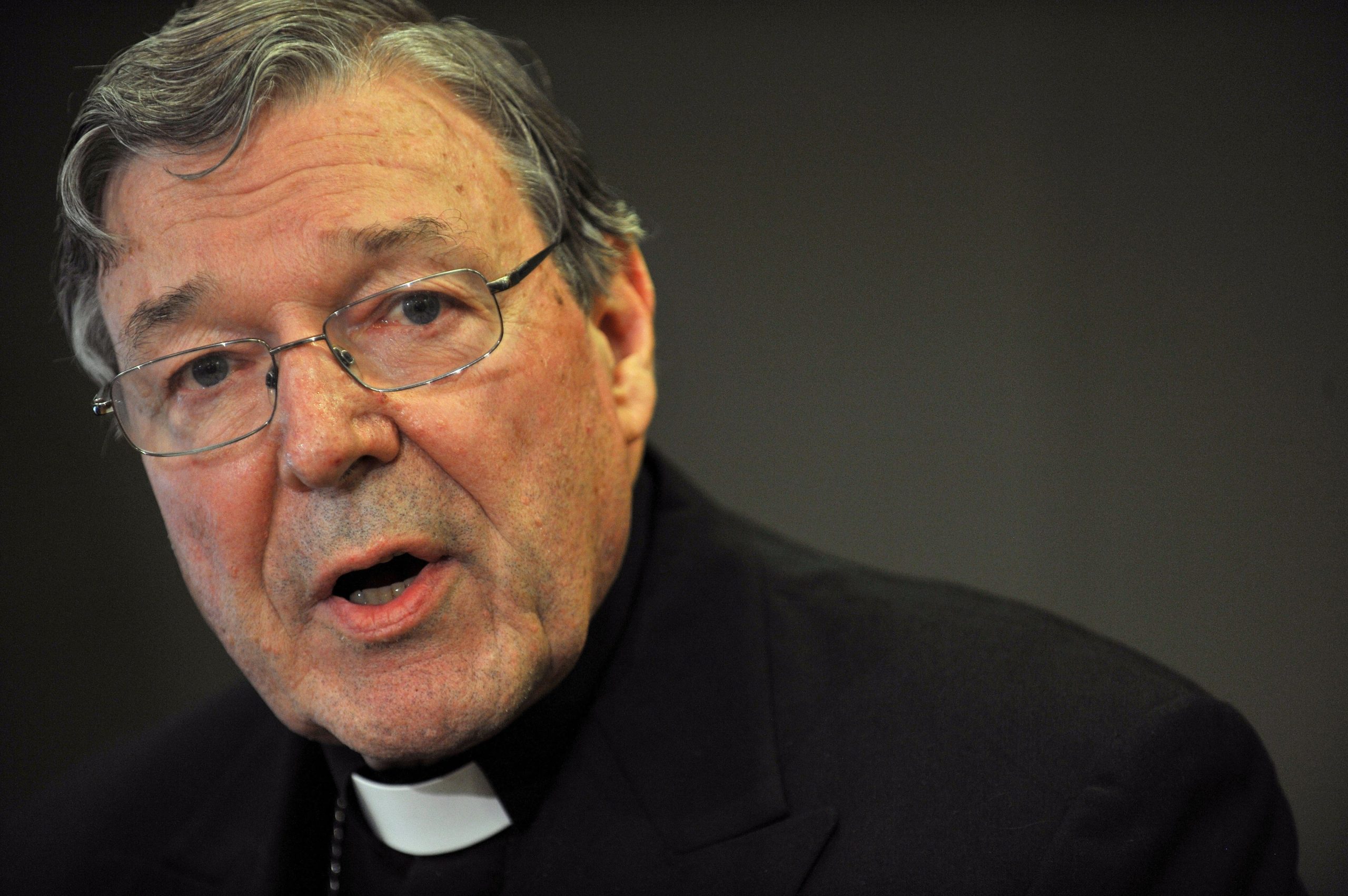 Cardeal George Pell, principal conselheiro financeiro do Papa, afirma que acusações de abuso sexual de menores são falsas