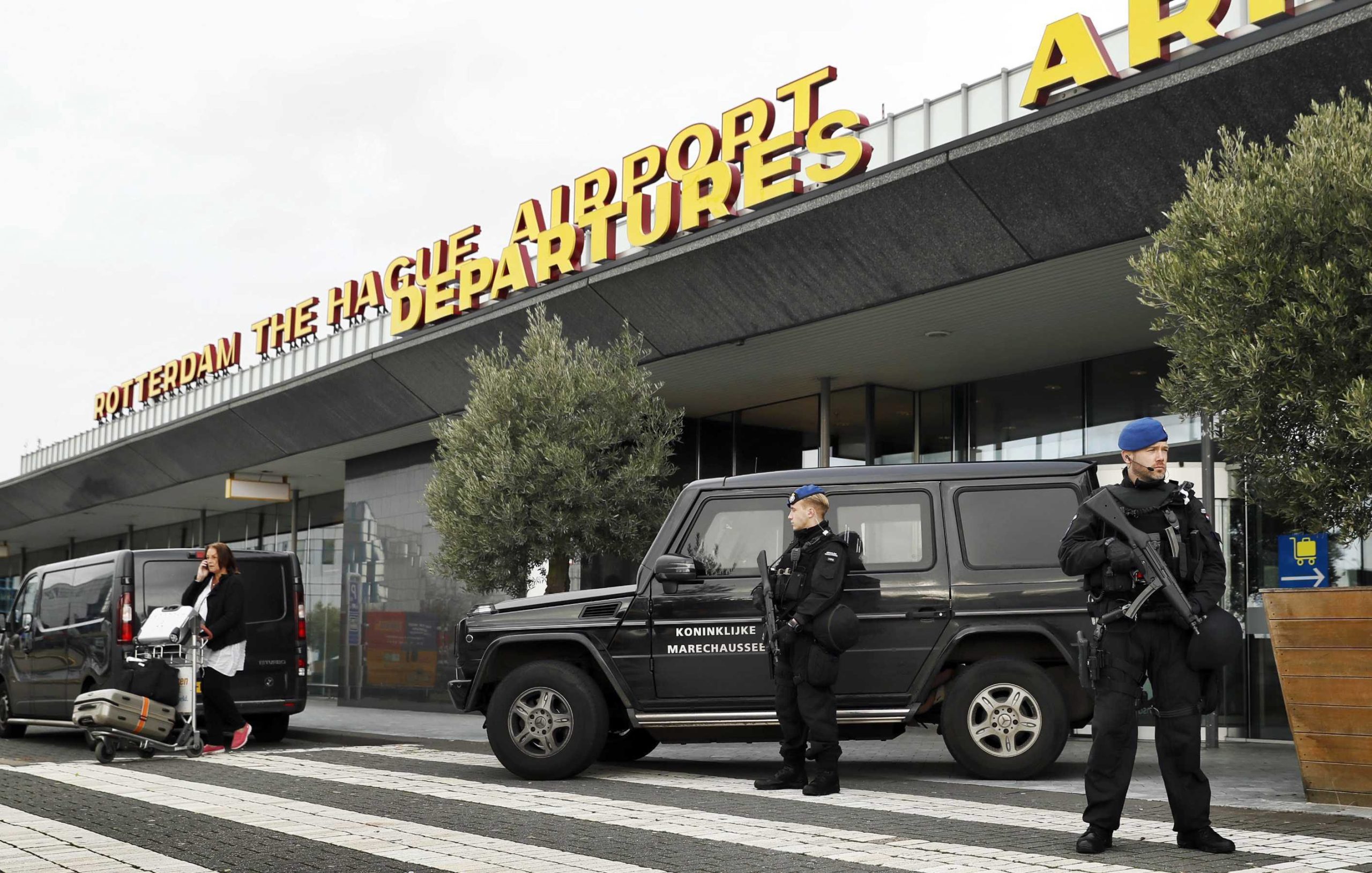 Ameaça terrorista leva a reforço da segurança em aeroporto holandês de Roterdão