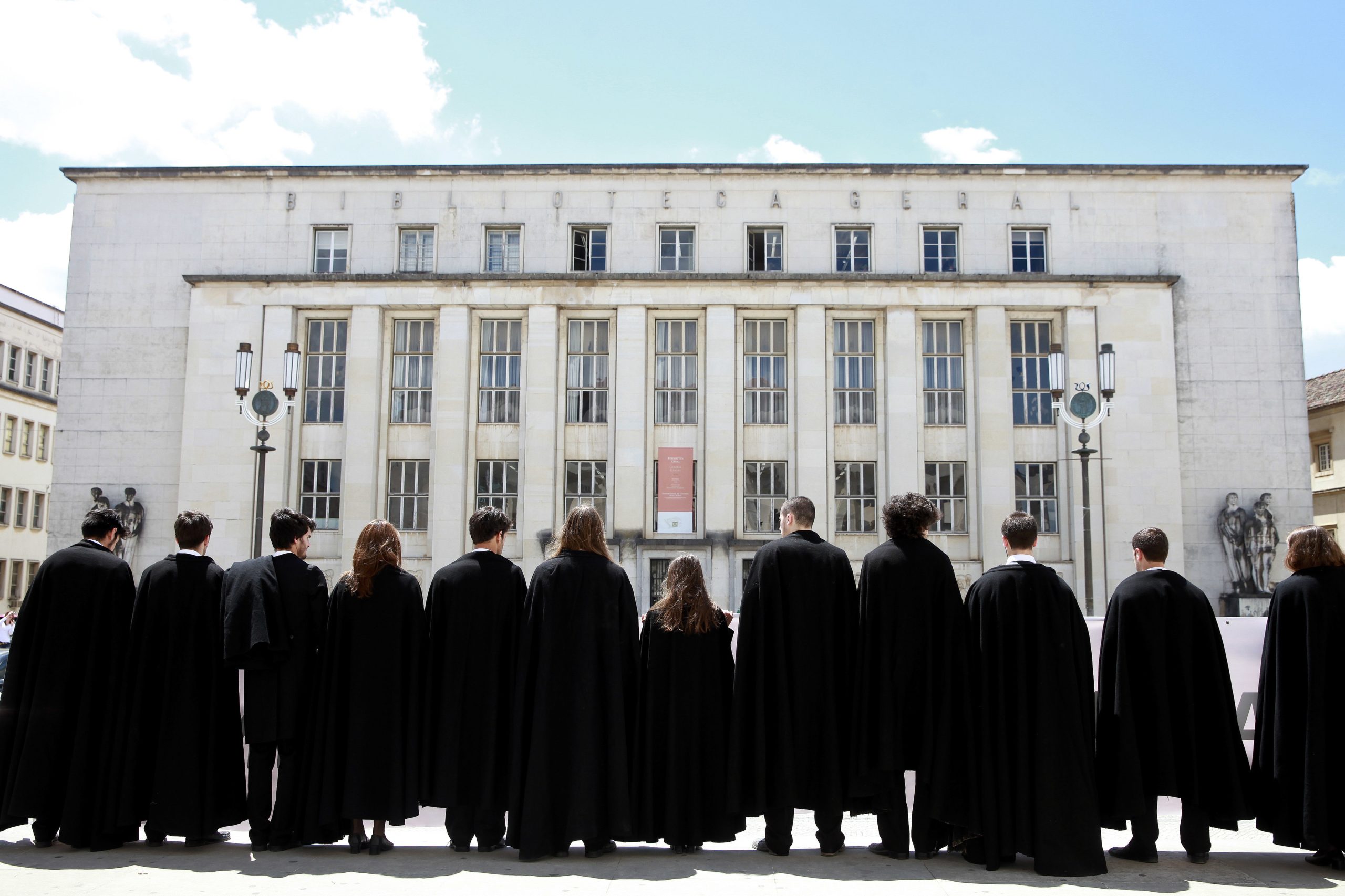 Ensino Superior: Pagar propinas consoante o escalão de IRS? Proposta voltou ao debate, mas não colhe consenso