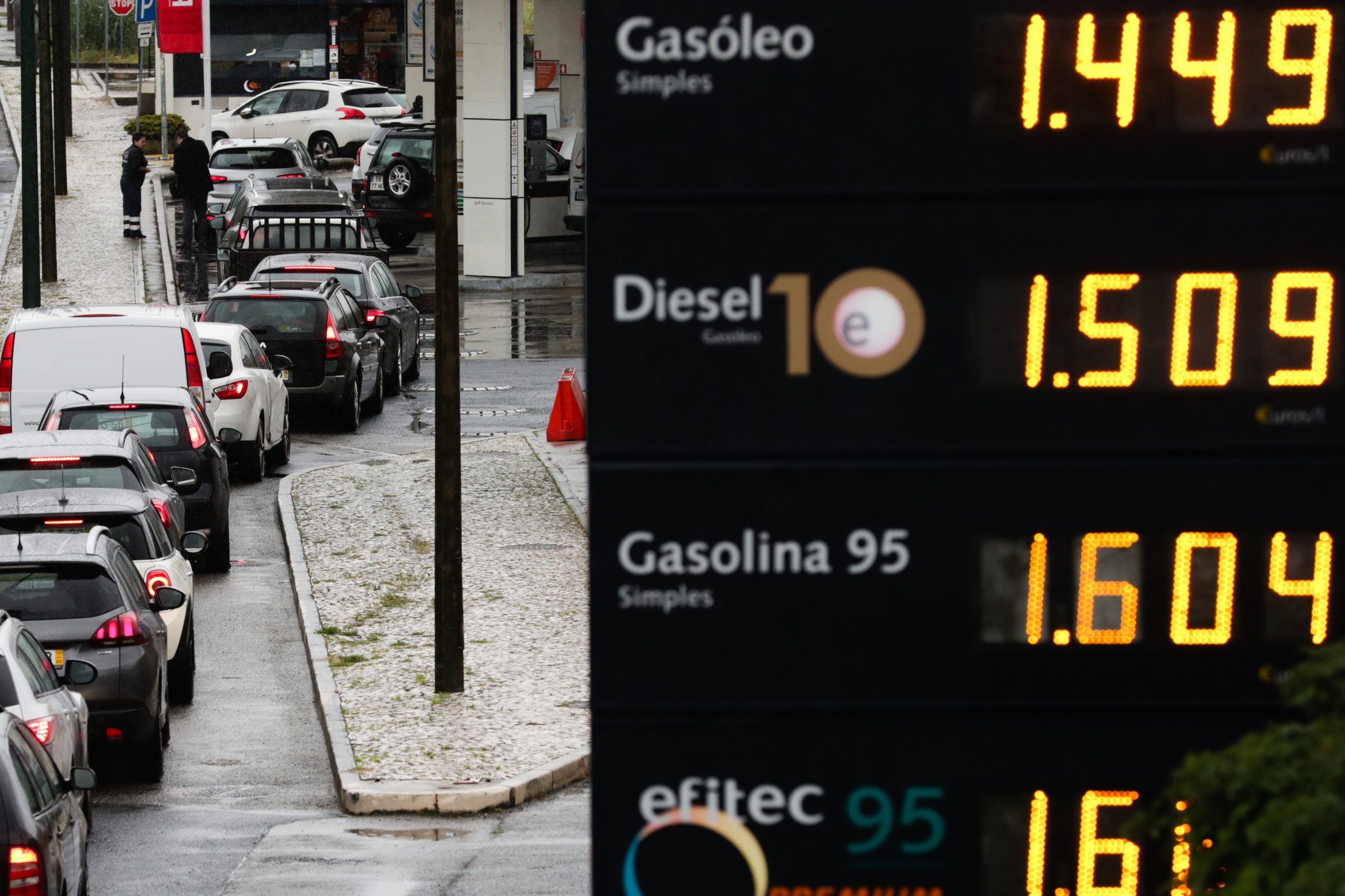 Portugal dispõe de reservas de combustíveis para 90 dias