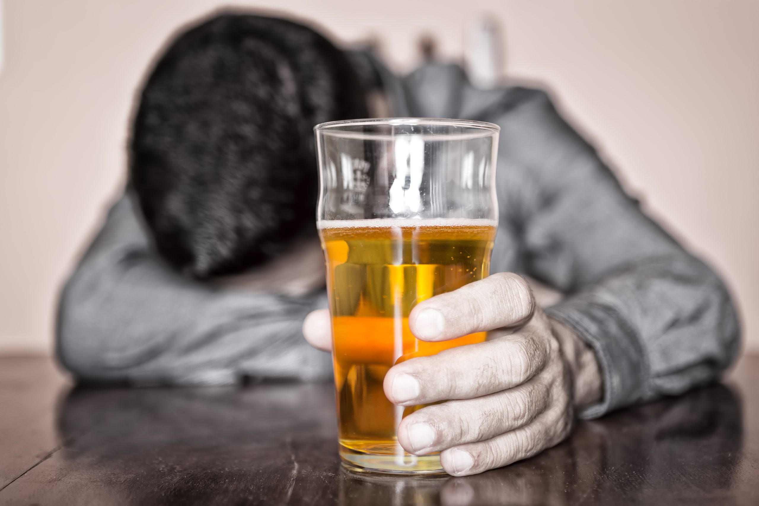 SICAD defende punição mais efetiva para quem vende e disponibiliza álcool a menores