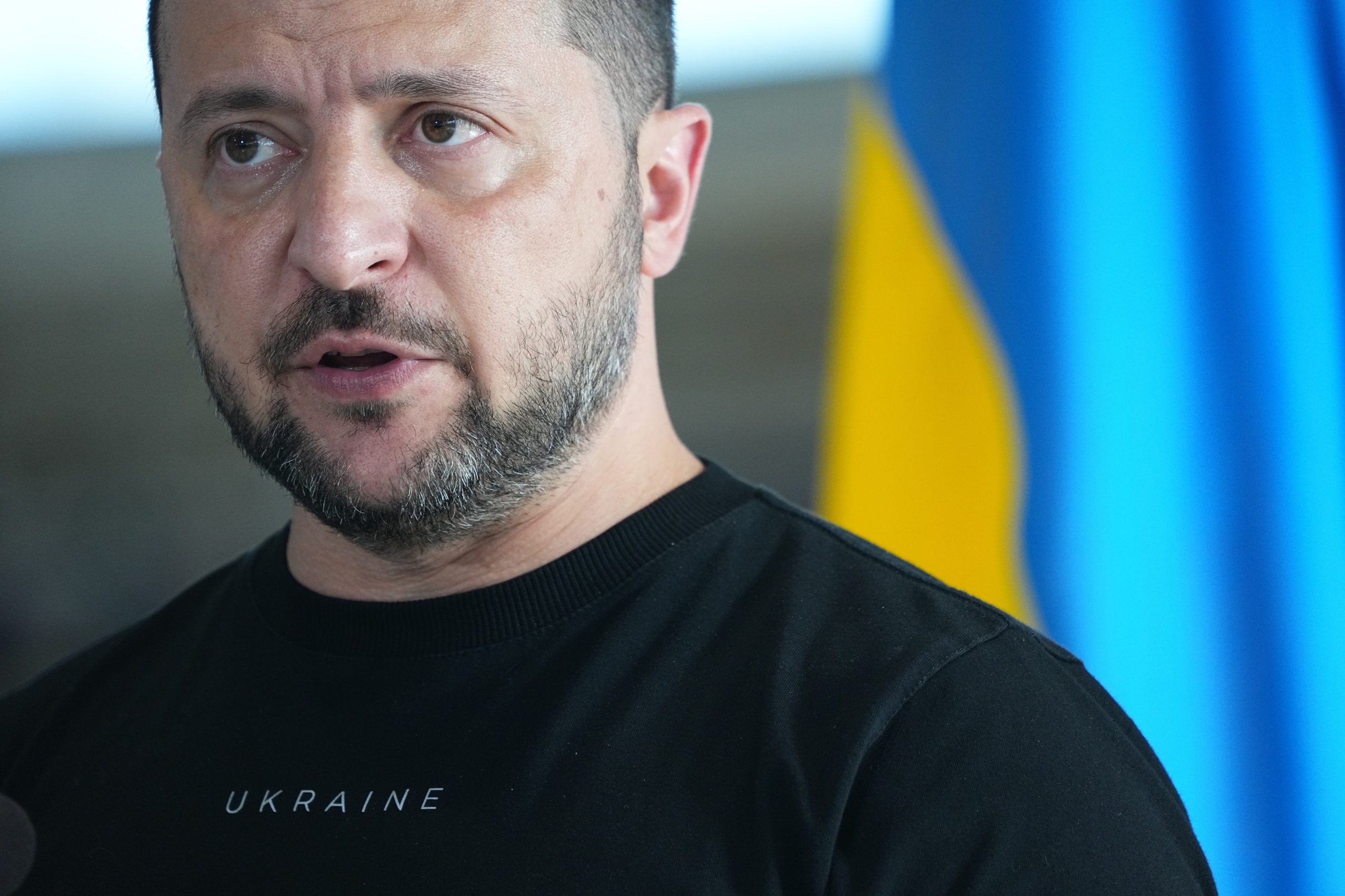Zelensky na frente de combate da região de Donetsk para visita às tropas ucranianas