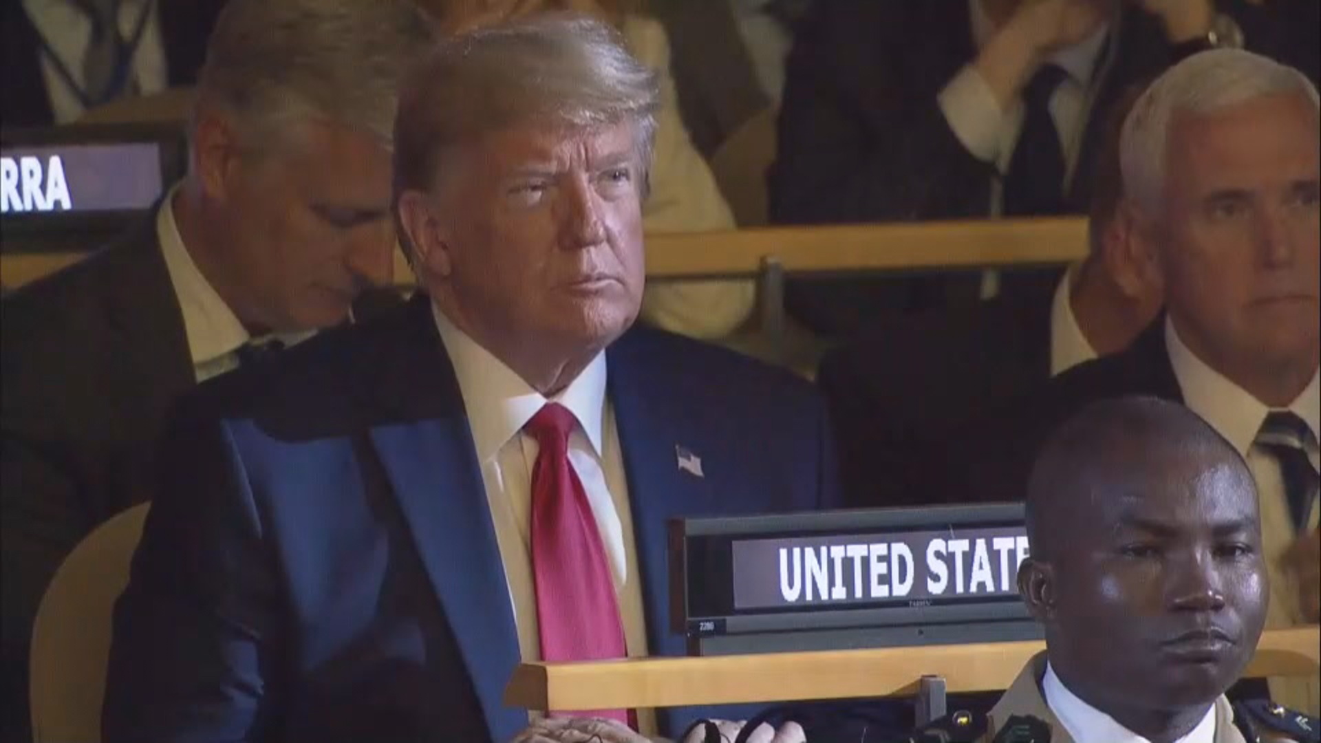 Trump fez aparição surpresa na cimeira da Nações Unidas, mas sem intervir