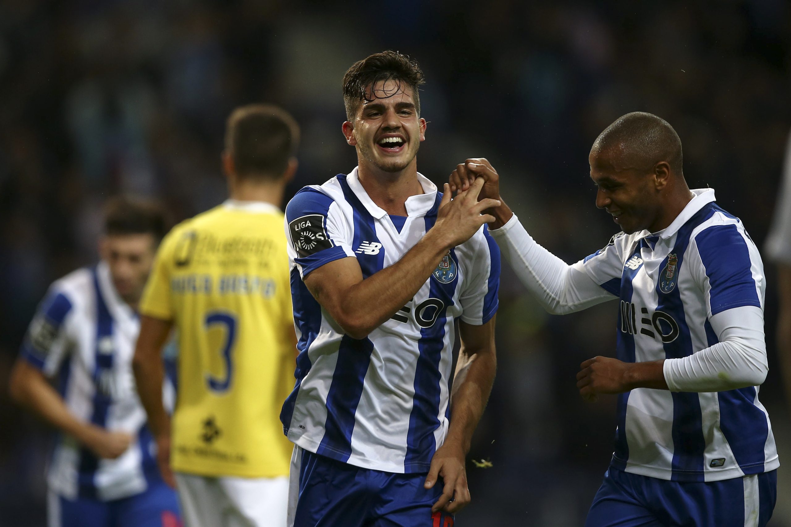 FC Porto vence Arouca e alcança Benfica