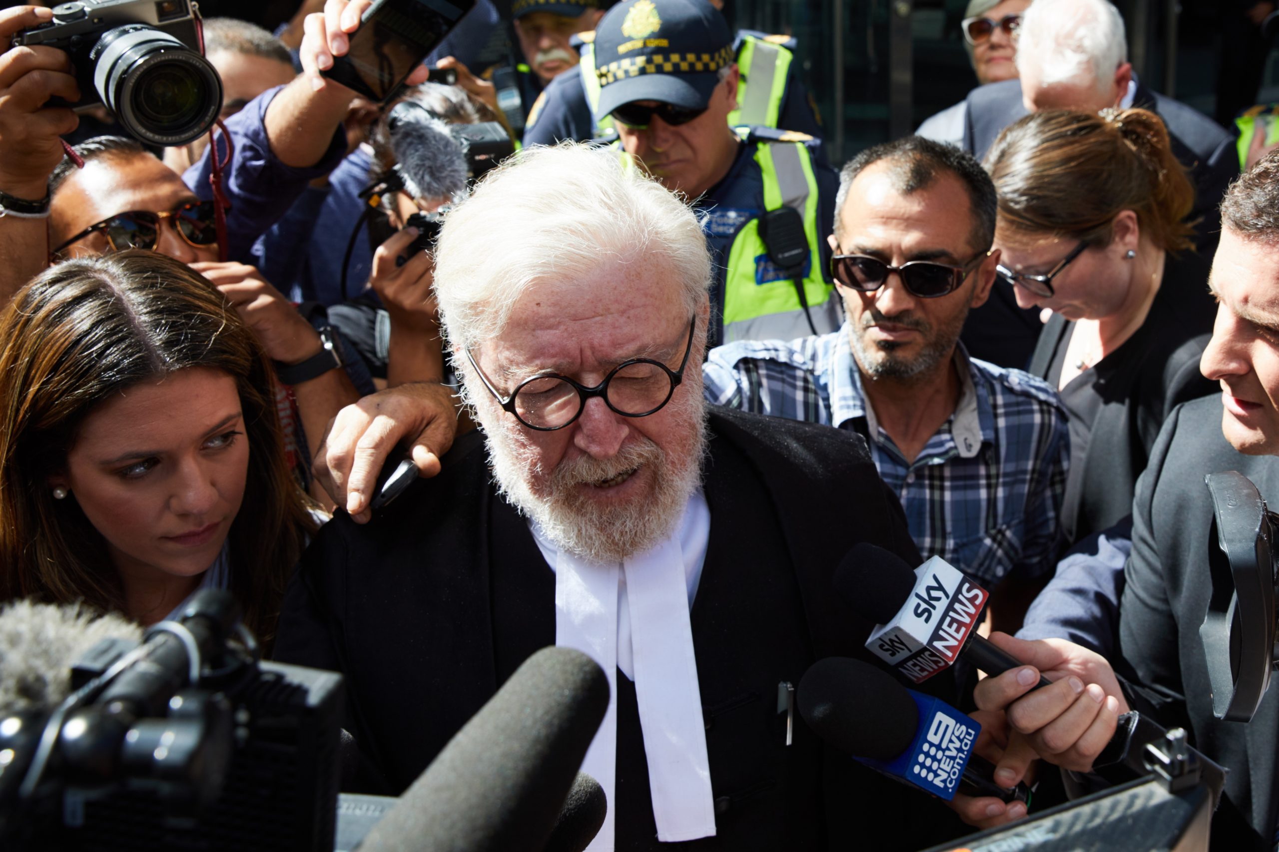 Tribunal australiano ordena detenção do cardeal condenado por pedofilia