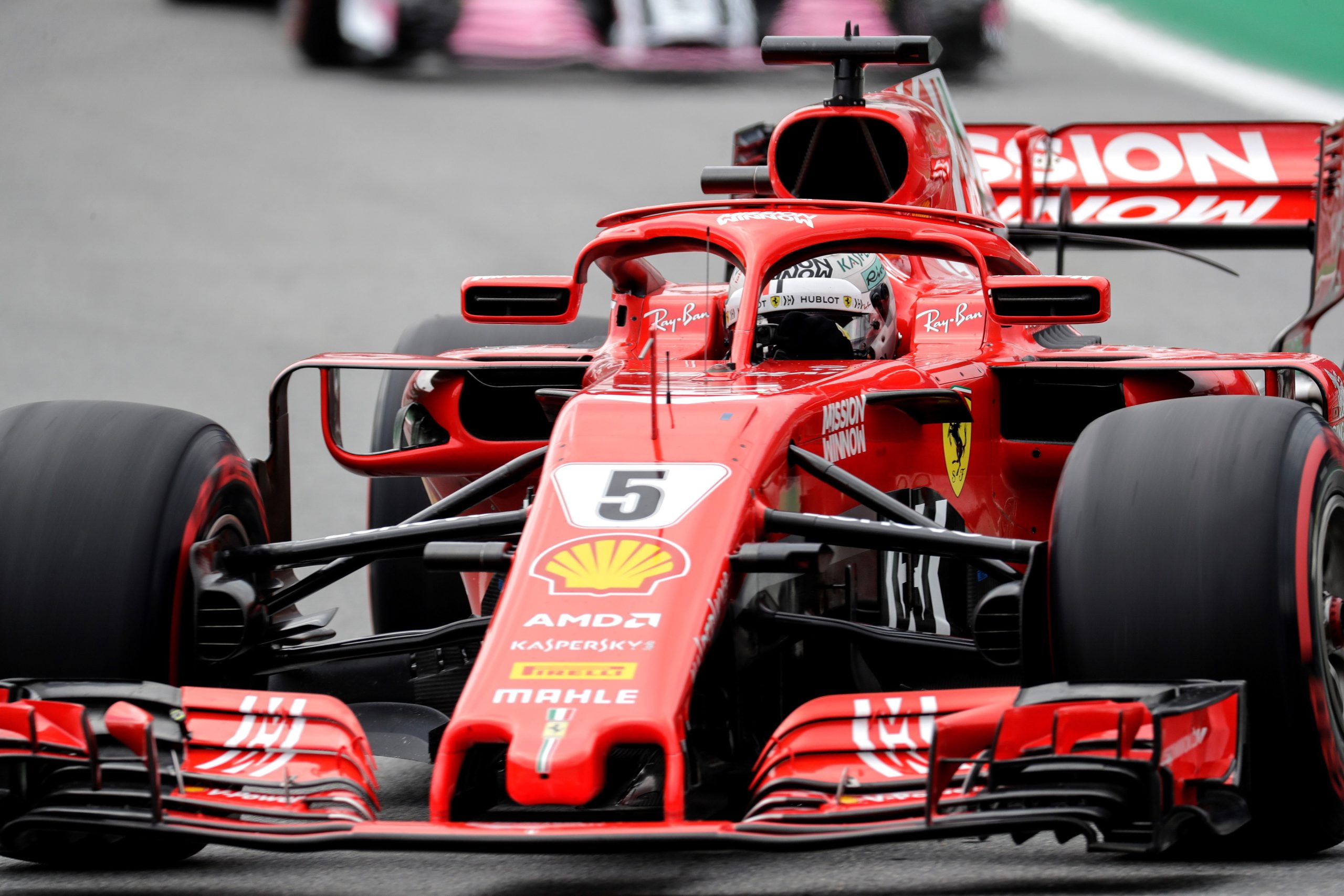 Vettel punido com reprimenda e multa mantém segundo lugar na grelha para GP Brasil