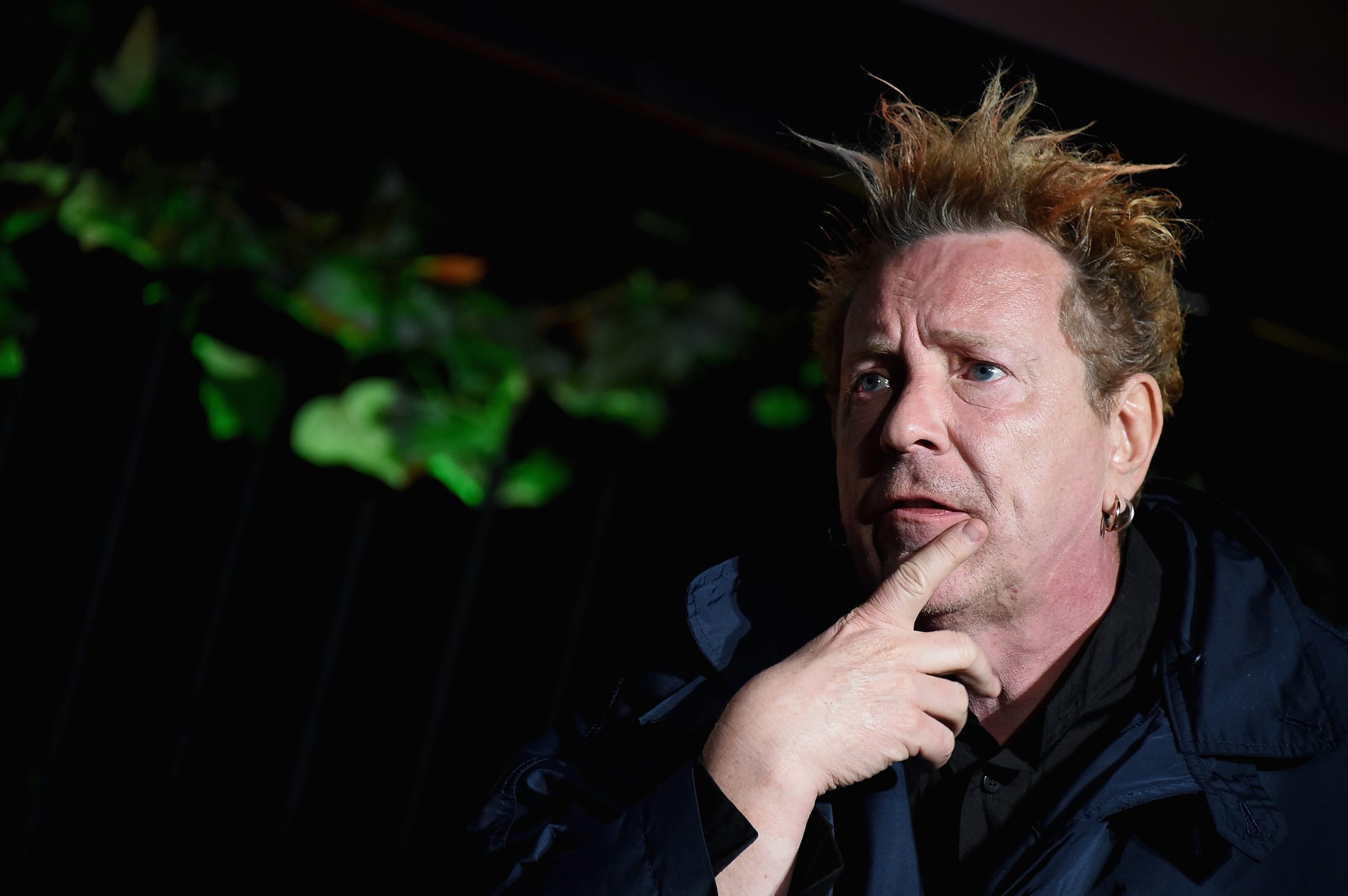 Guitarrista dos Sex Pistols recusa que Lydon fique mal visto na série de Boyle