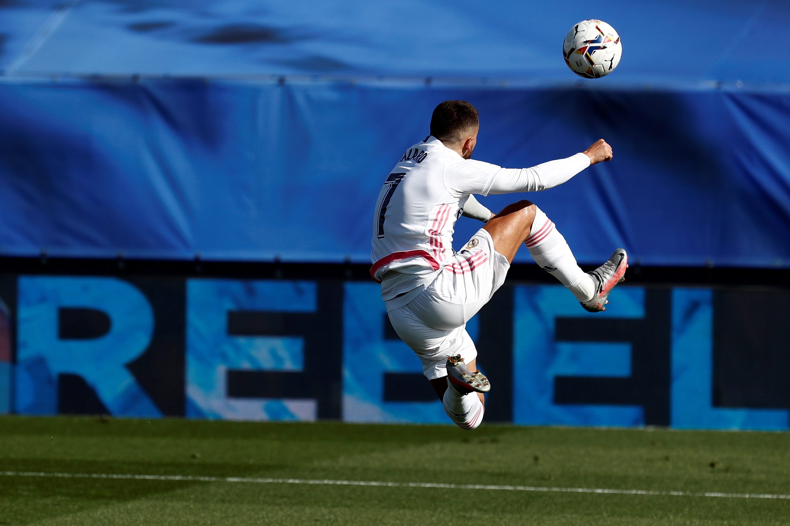 Real Madrid: Casemiro e Hazard infetados com covid-19