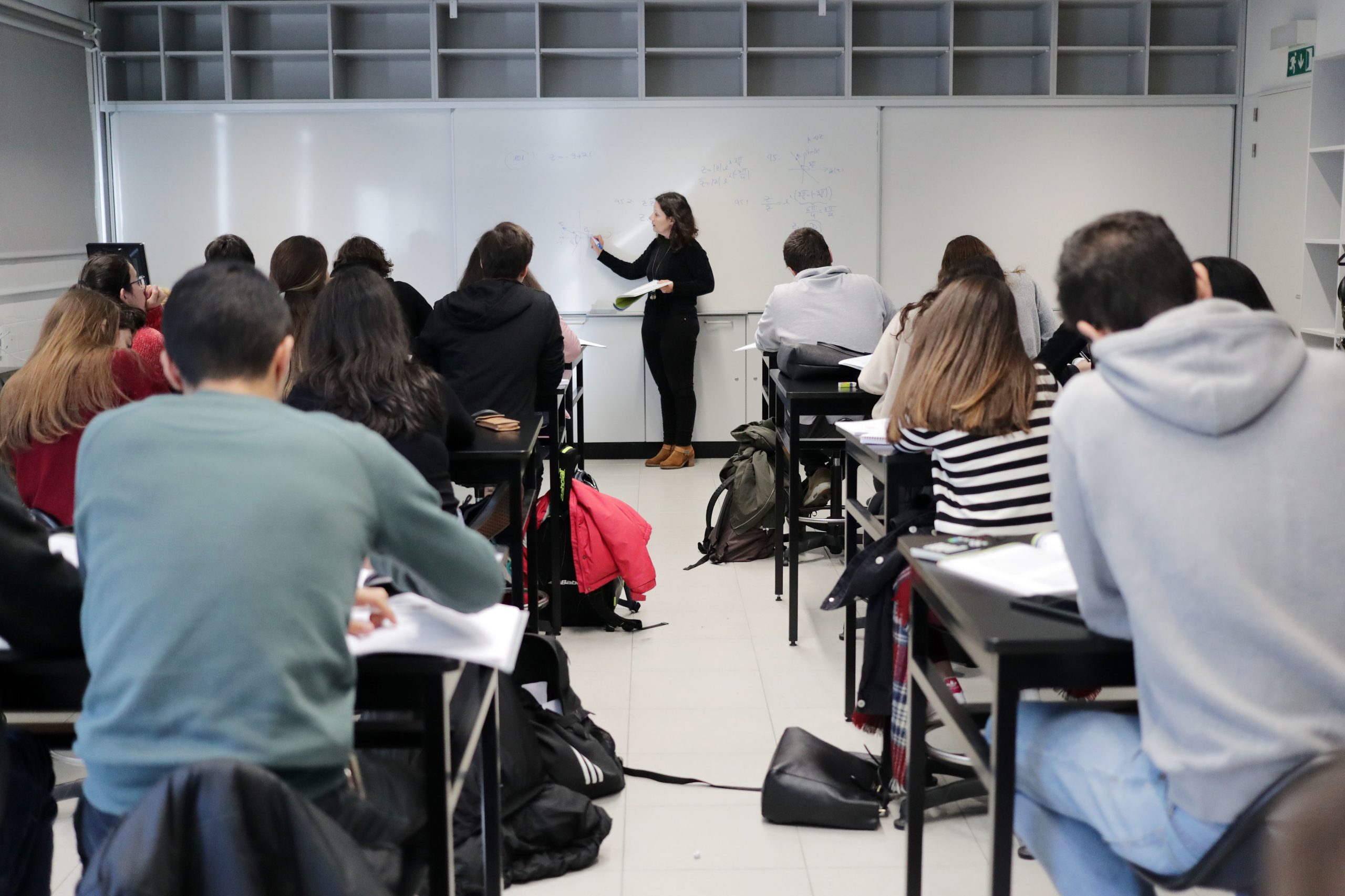 Marcelo promulga diploma que prevê estágios remunerados para professores