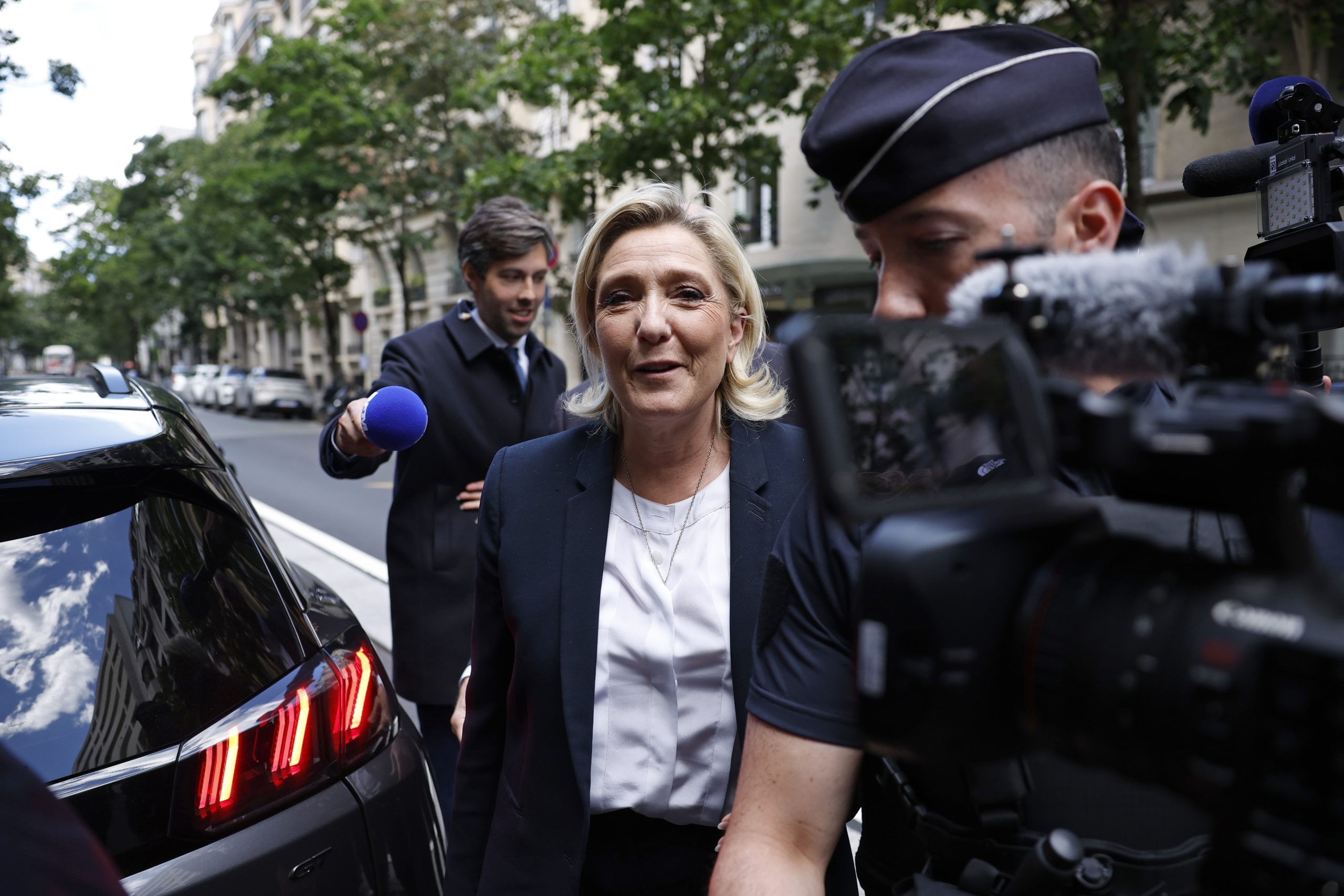 Marine Le Pen critica “lições de moral” do futebolista Mbappé